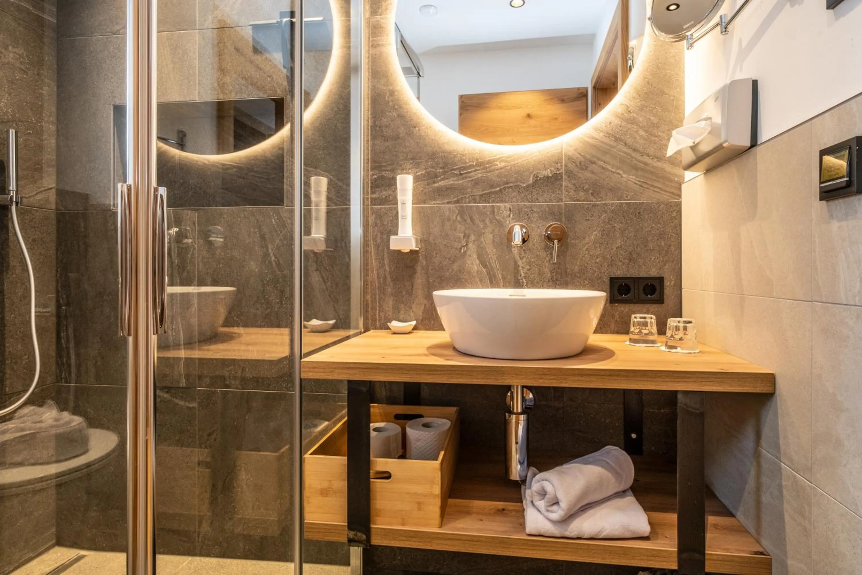Shower in Dorfkrug Kaprun - Luxury Suites & Appartements