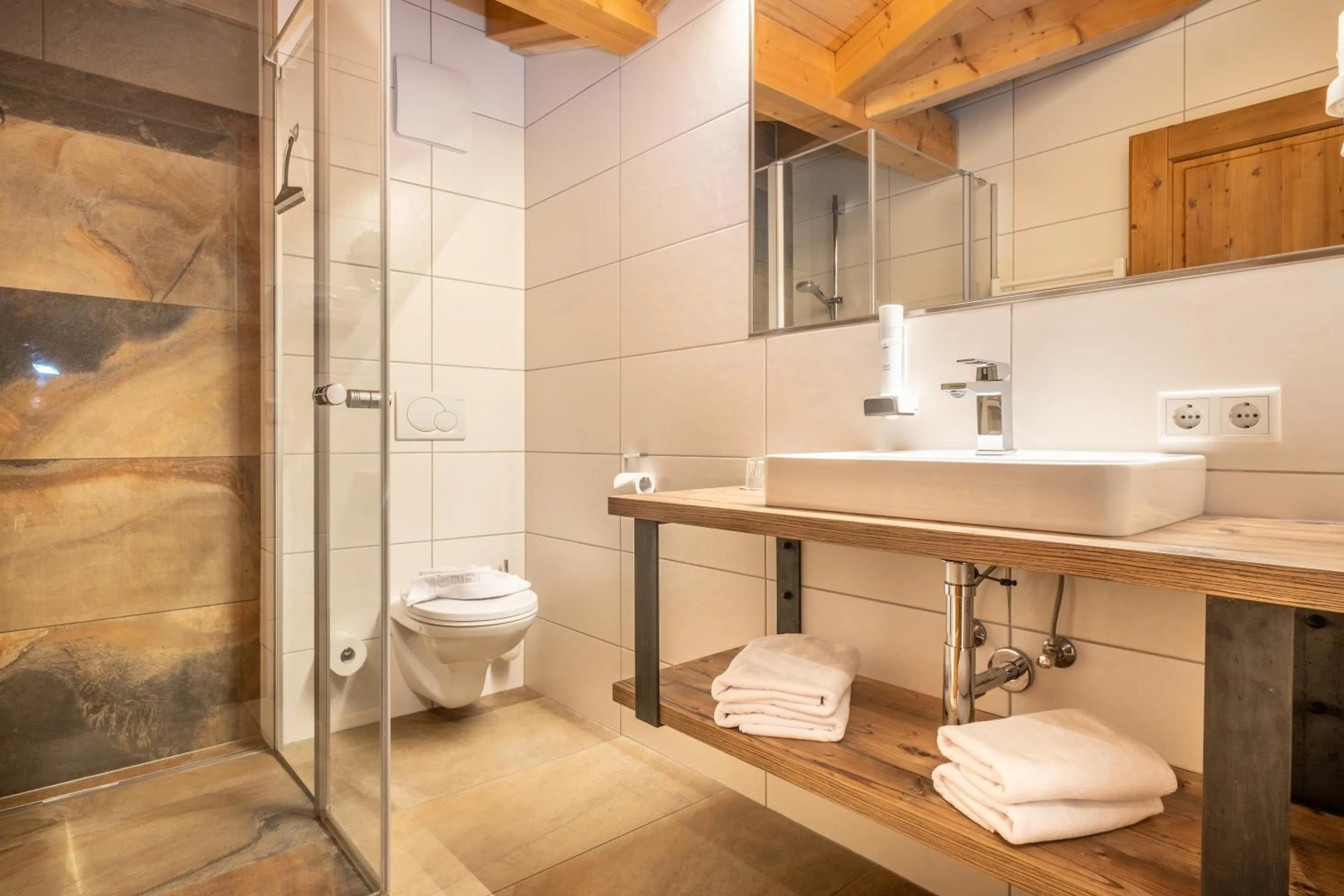 Shower in Dorfkrug Kaprun - Luxury Suites & Appartements