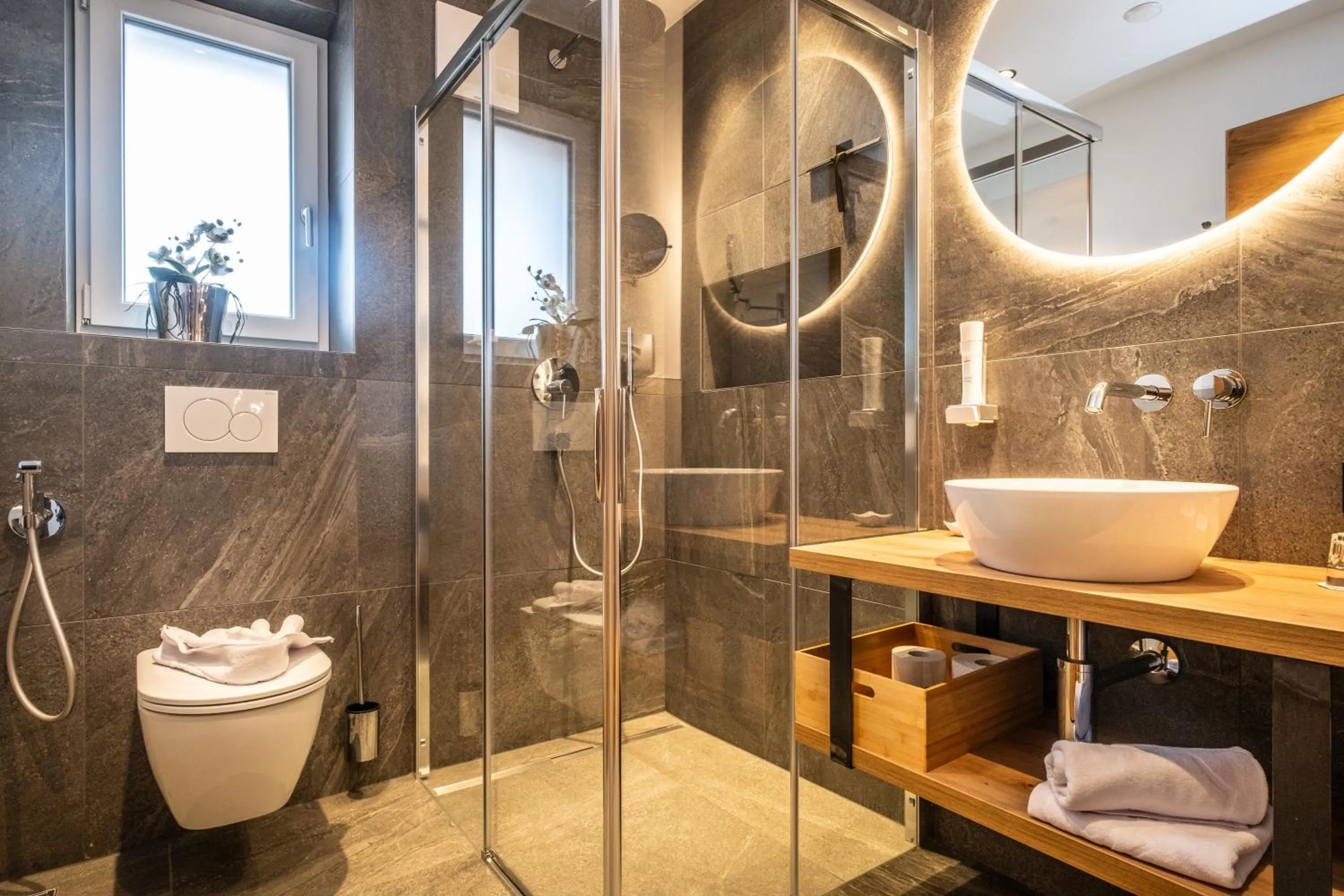 Shower in Dorfkrug Kaprun - Luxury Suites & Appartements
