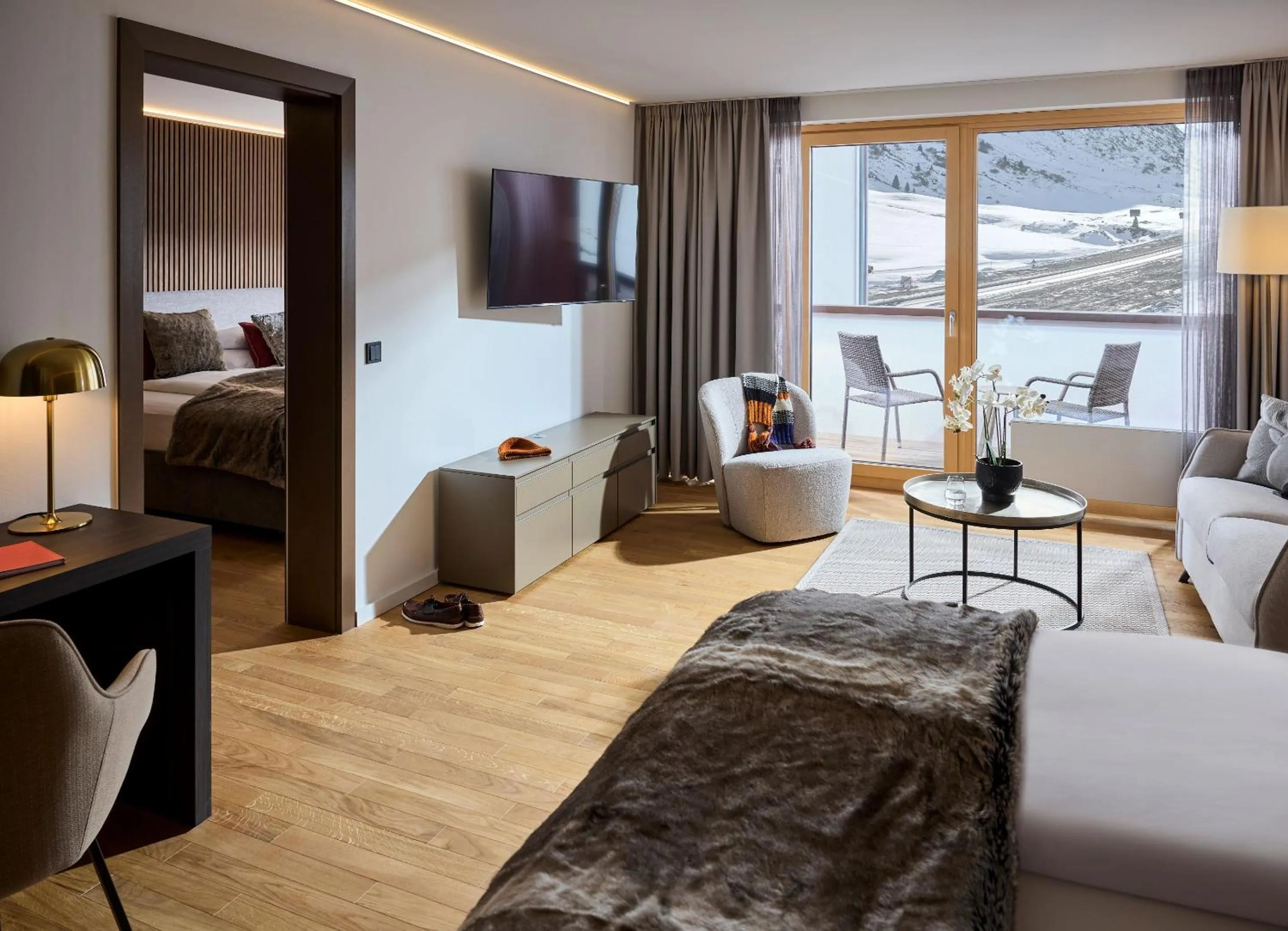 Photo of the whole room, Bed in ROBINSON ALPENROSE Zürs