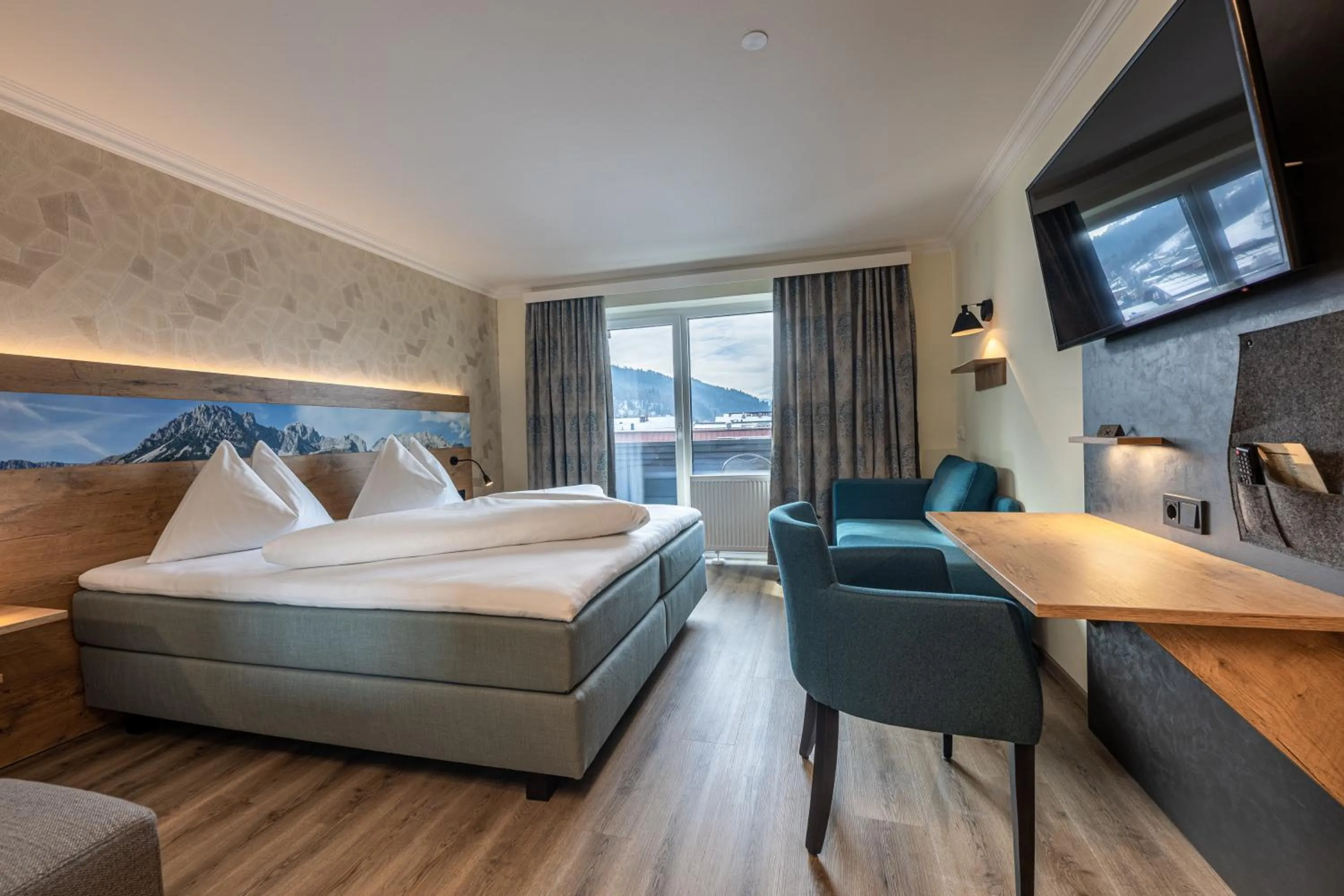 TV and multimedia, Bed in Hotel Fischer