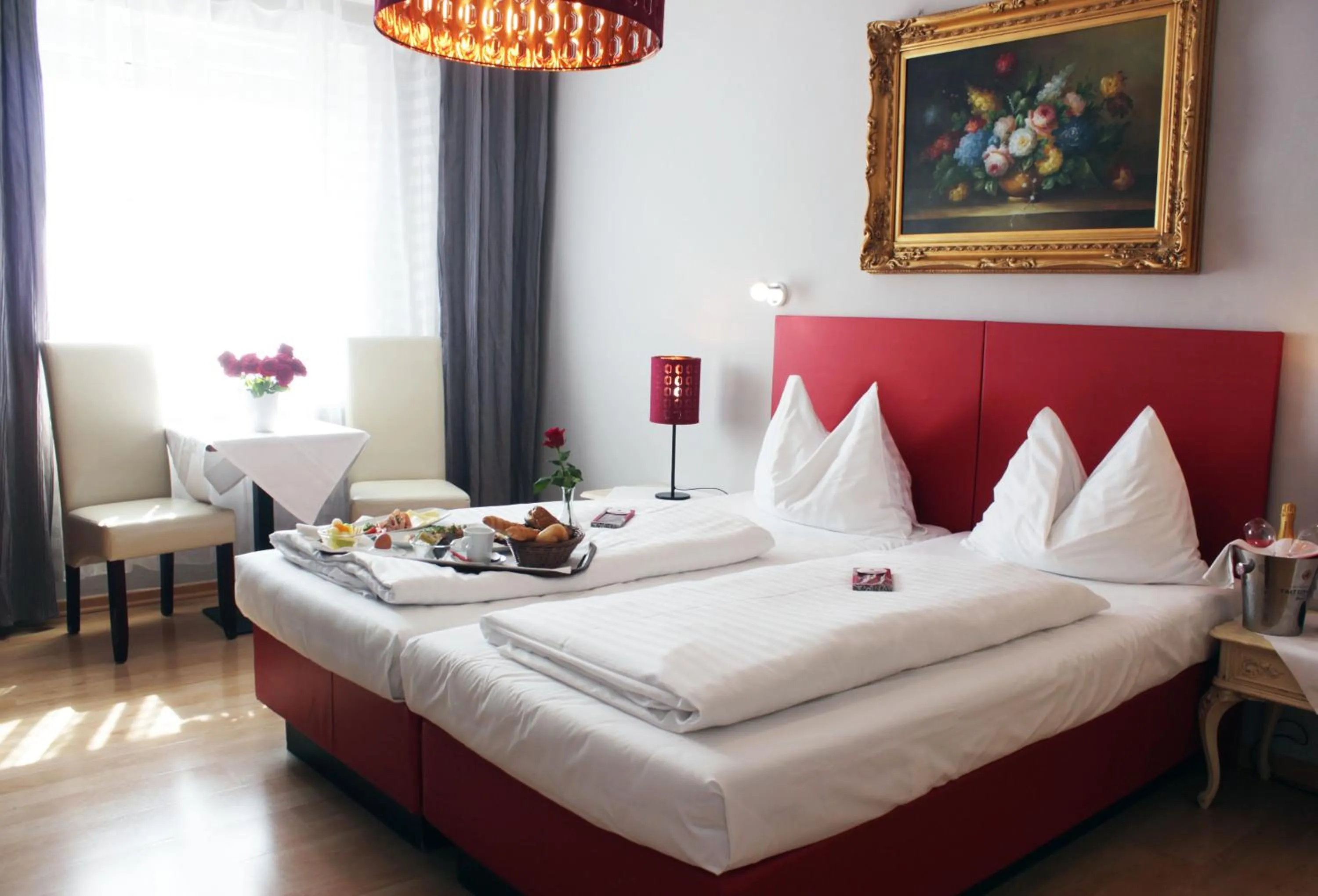 Bed in Stadthotel Restaurant Auerhahn