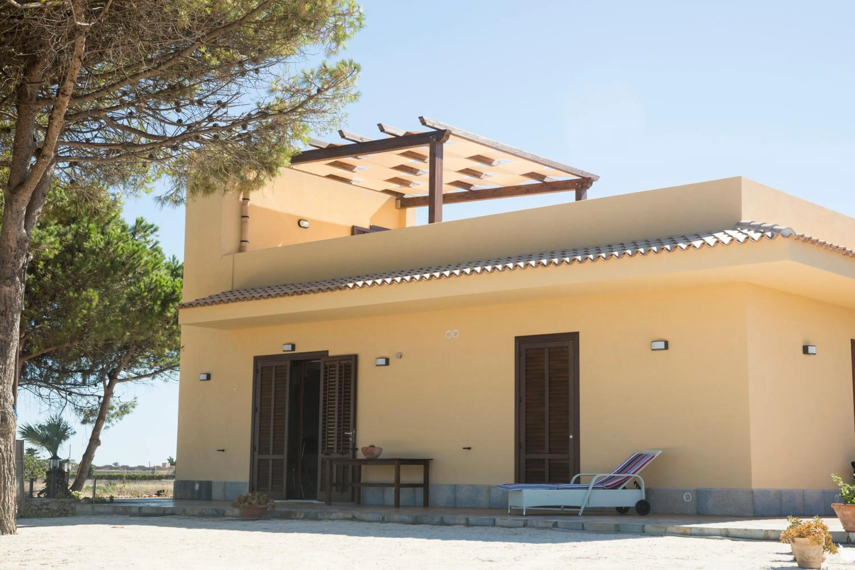 Property building in Raggio Di Sale