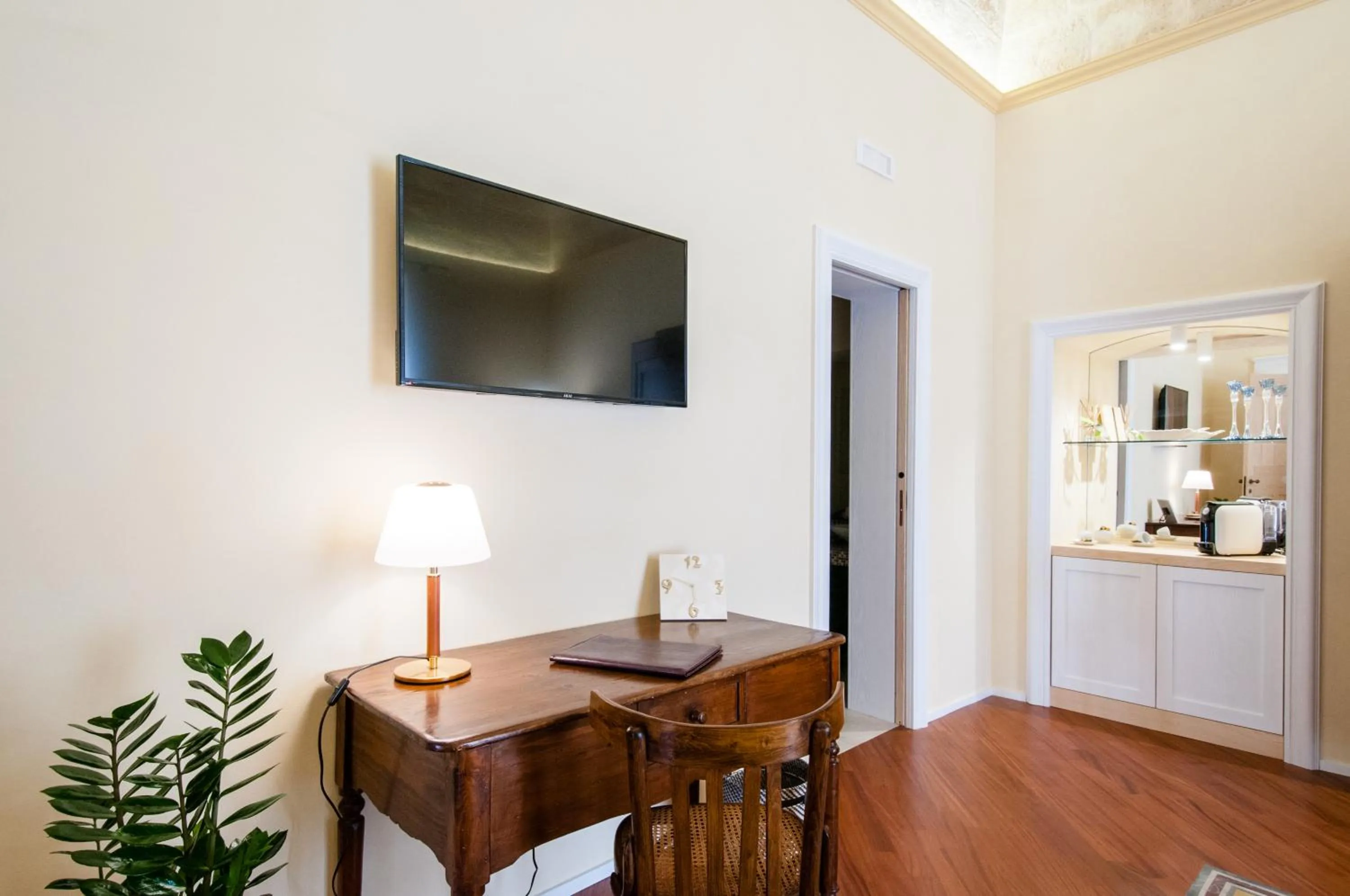 TV and multimedia in Turenum Apartment B&B