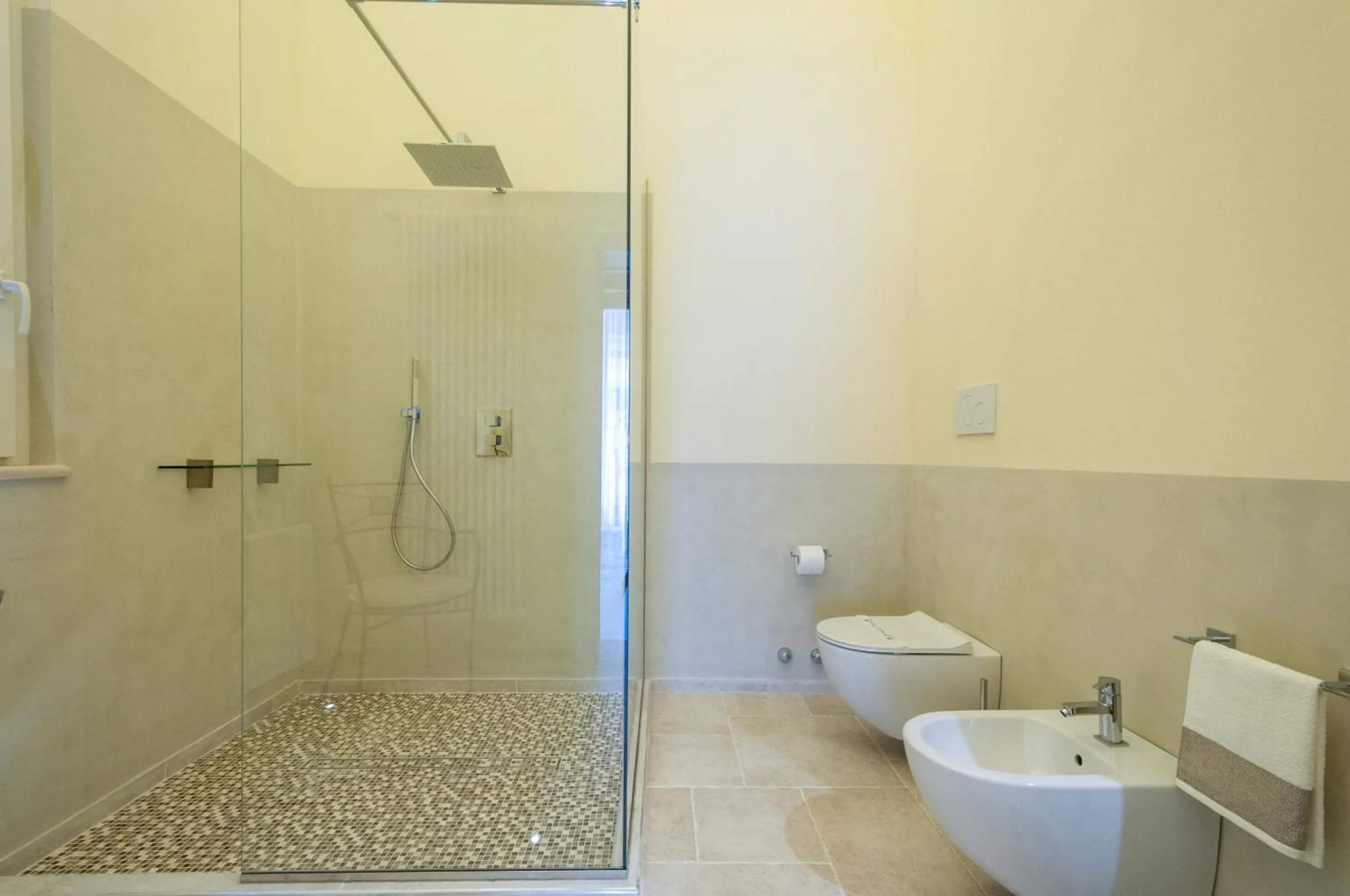 Shower in Turenum Apartment B&B