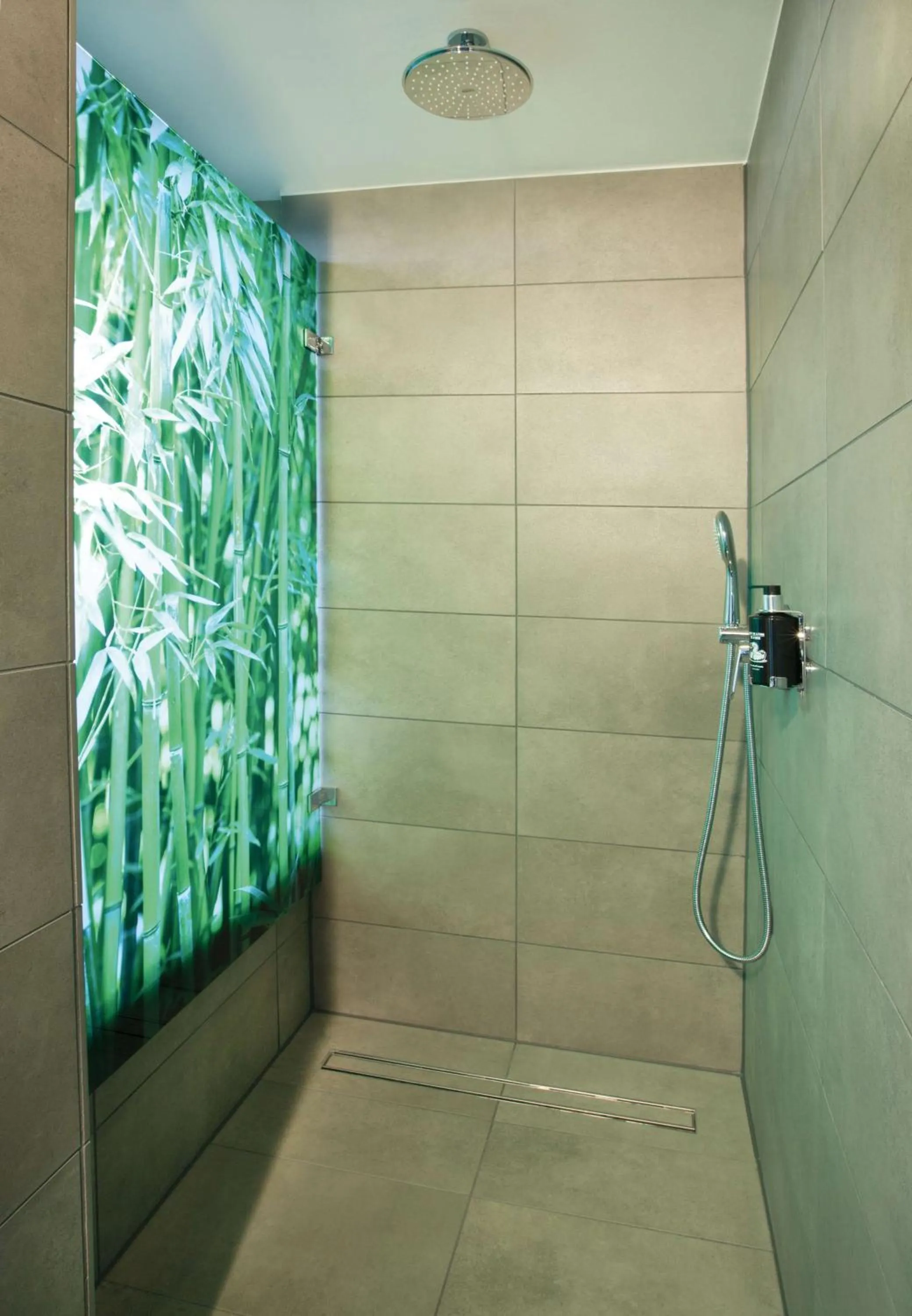 Bathroom in Me and All Hotel Dusseldorf, by Hyatt