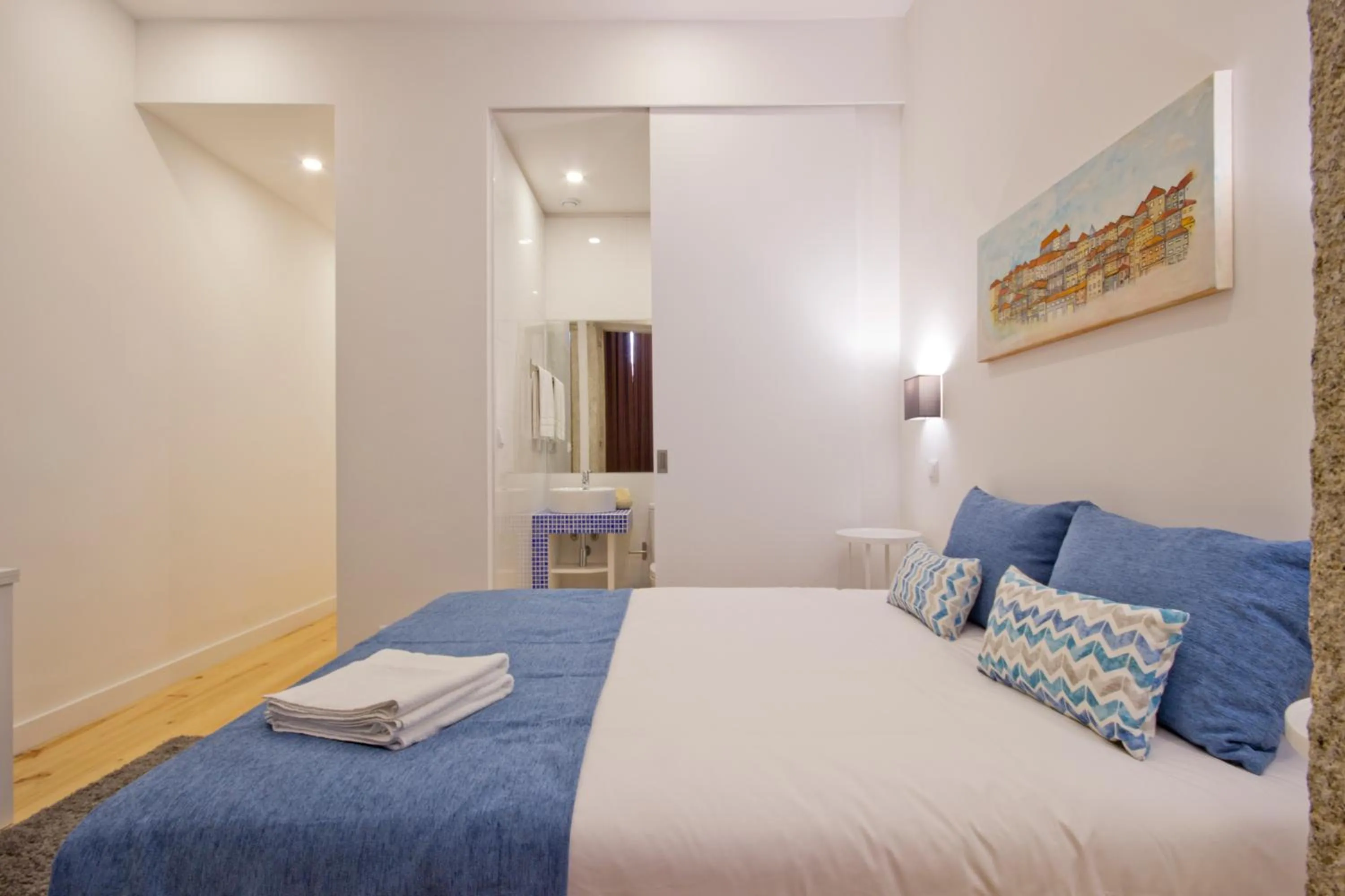 Bedroom, Bed in MyStay Porto Bolhão