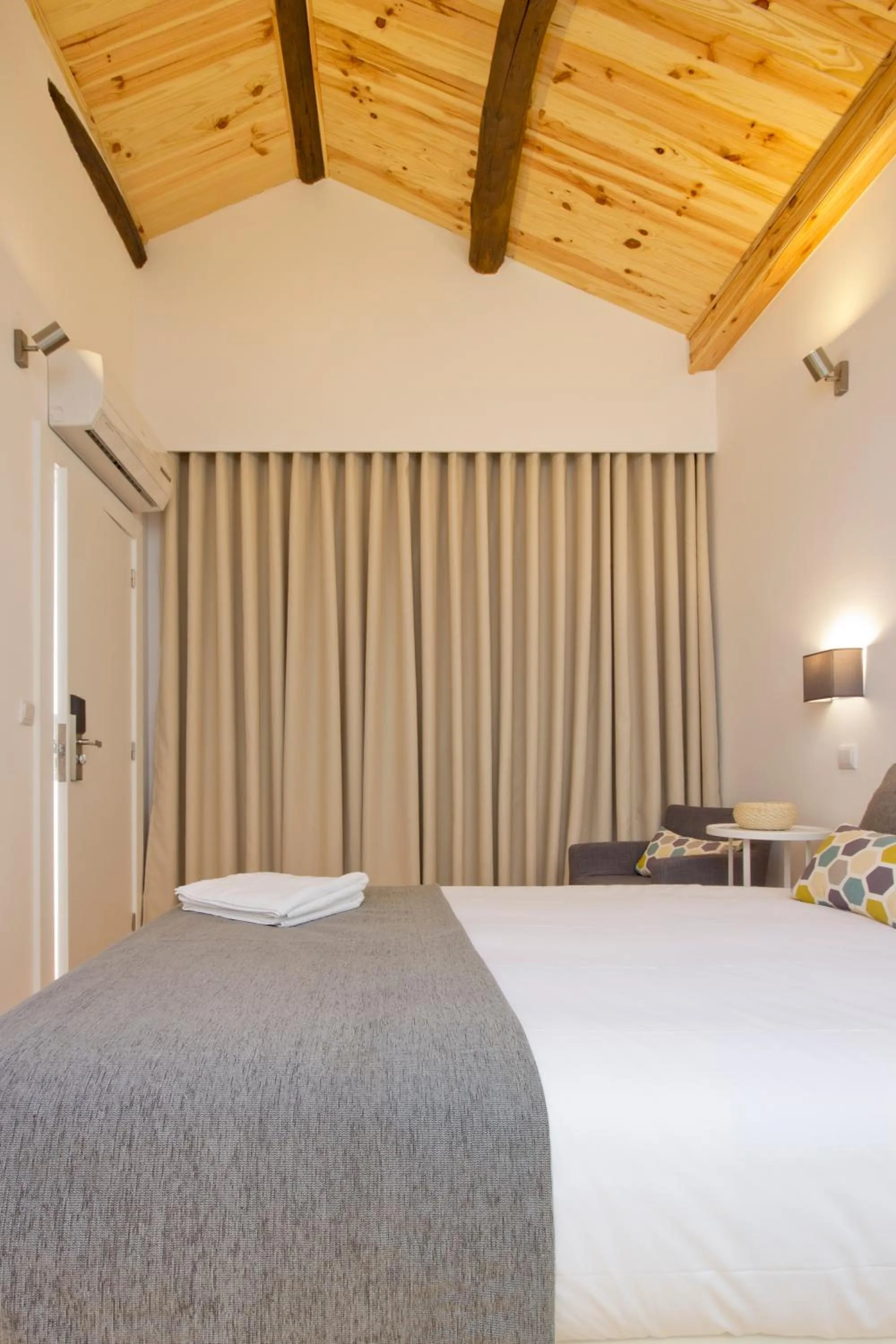 Bedroom, Bed in MyStay Porto Bolhão