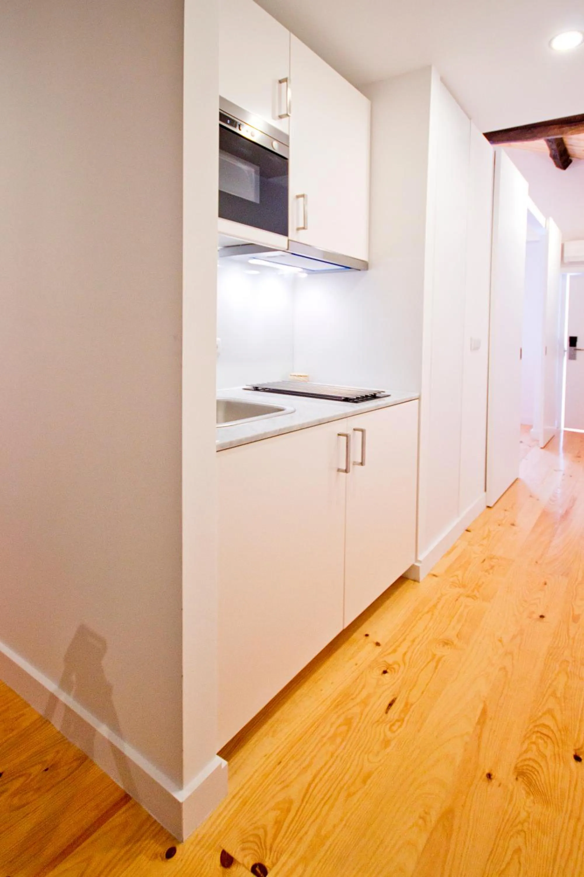 Kitchen or kitchenette in MyStay Porto Bolhão