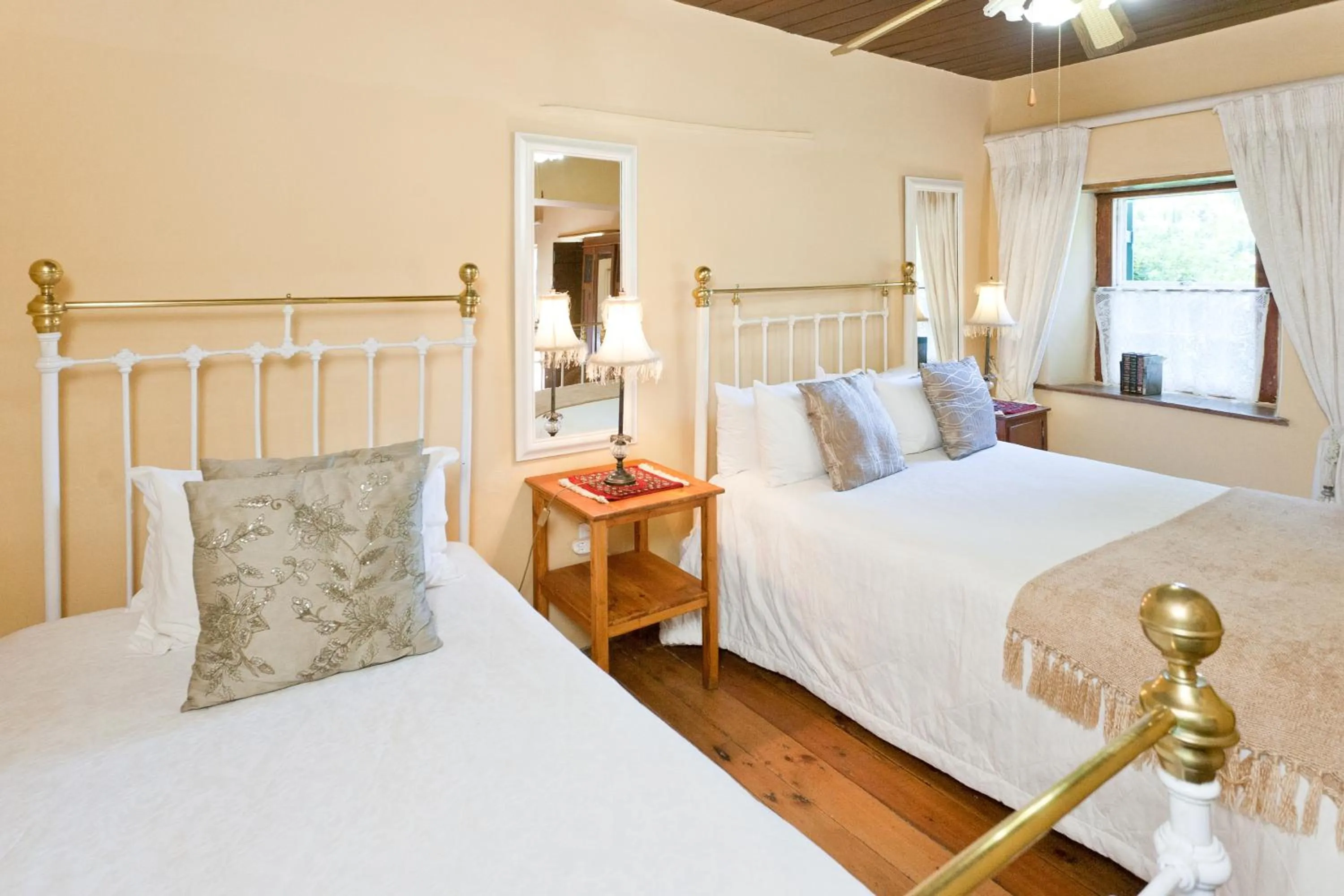 Bed in Oue Werf Country House