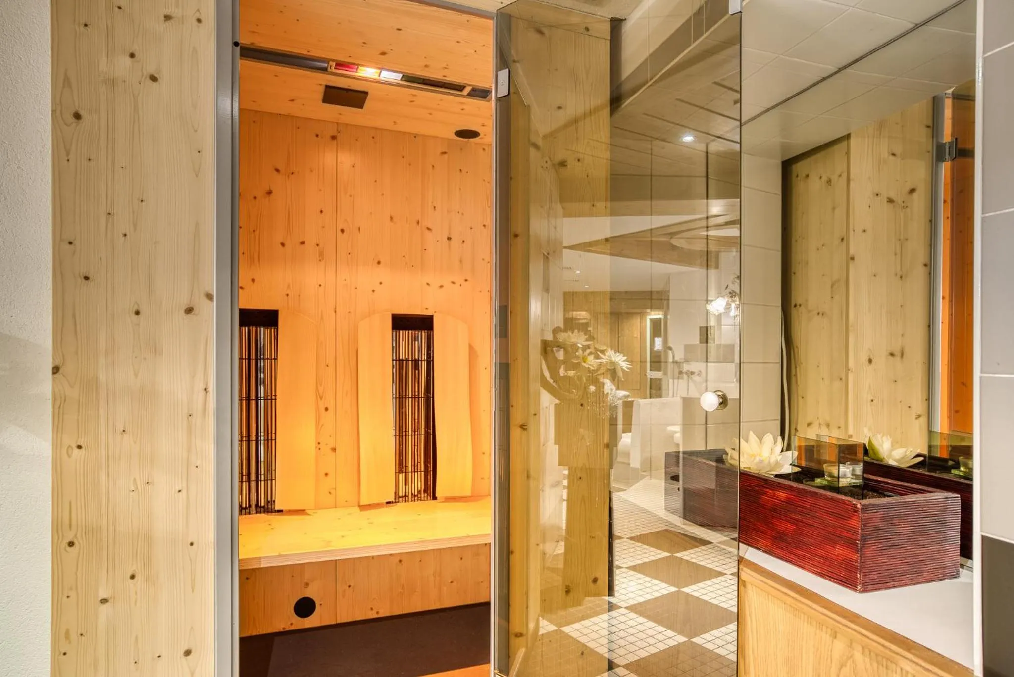 Shower in Hotel zum Lamm