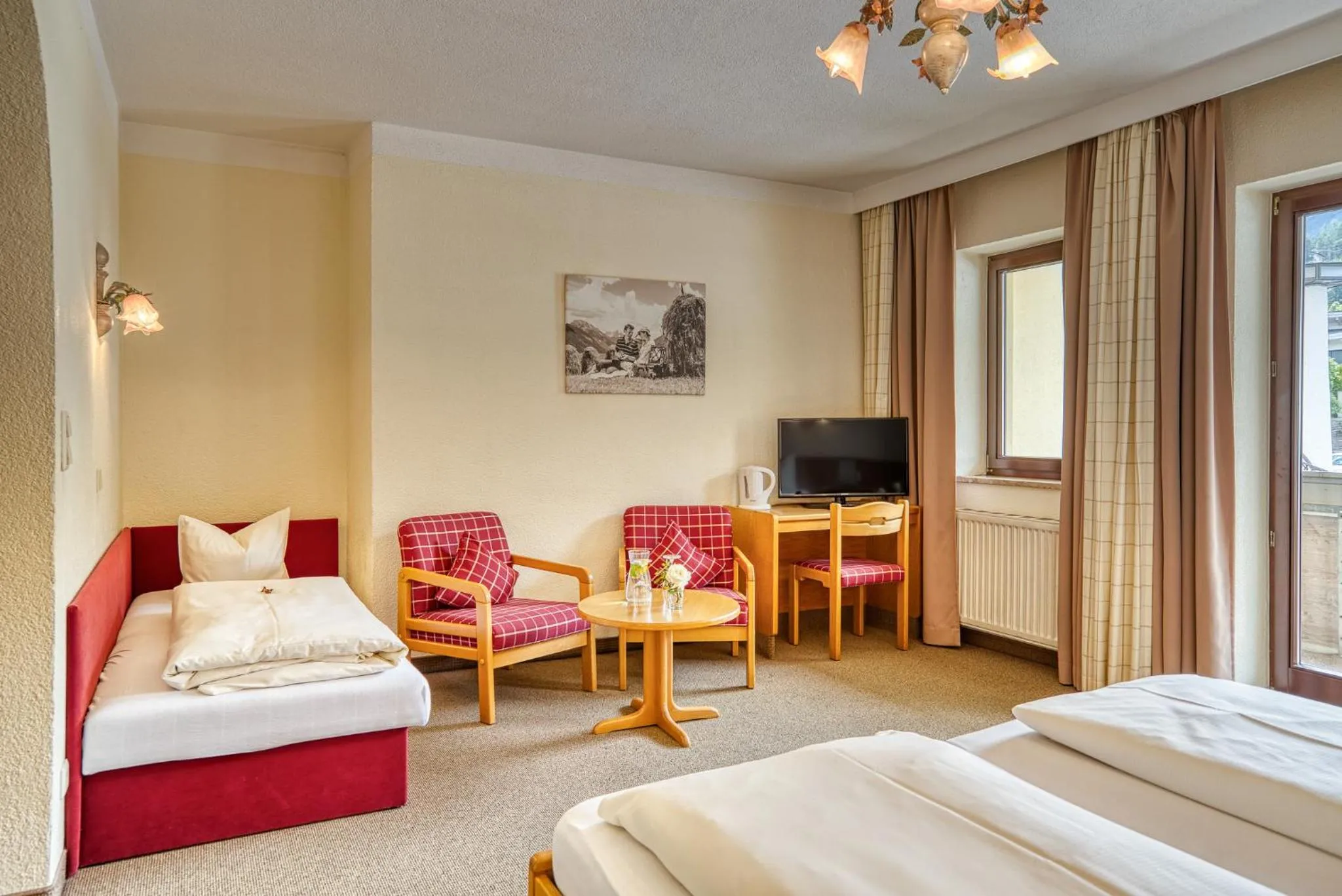 Photo of the whole room, Bed in Hotel zum Lamm