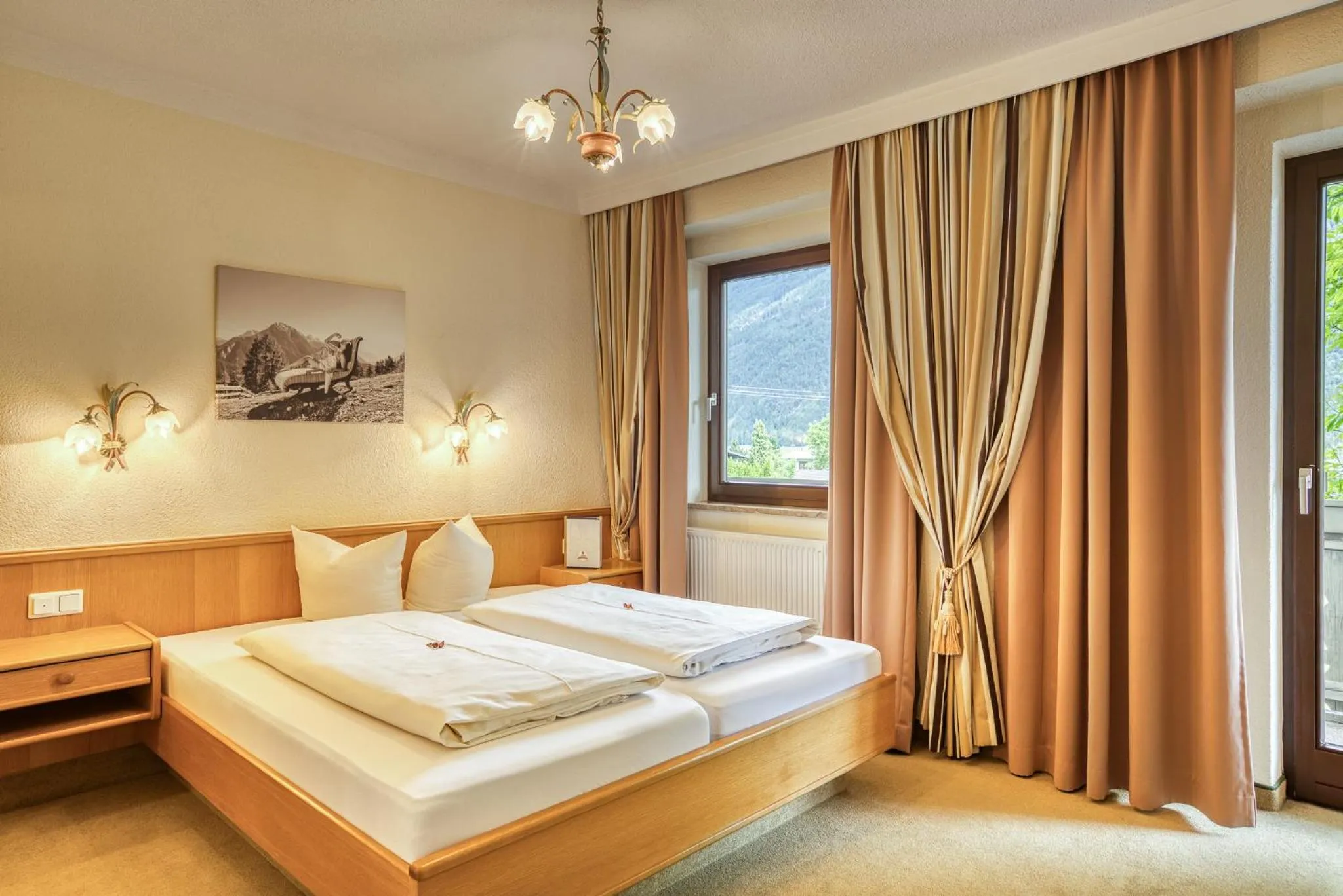 Photo of the whole room, Bed in Hotel zum Lamm