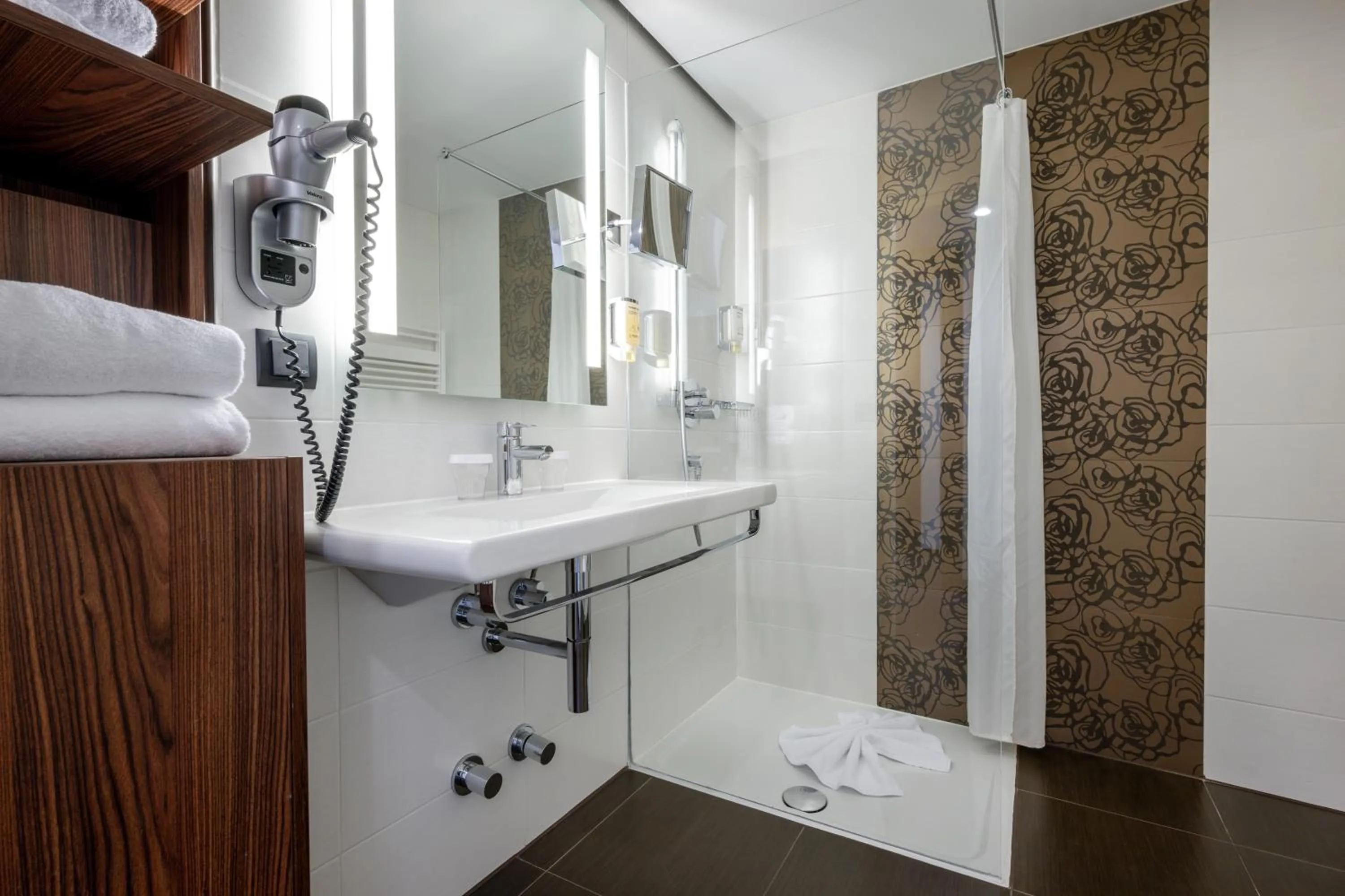 Bathroom in Hotel IMLAUER Wien