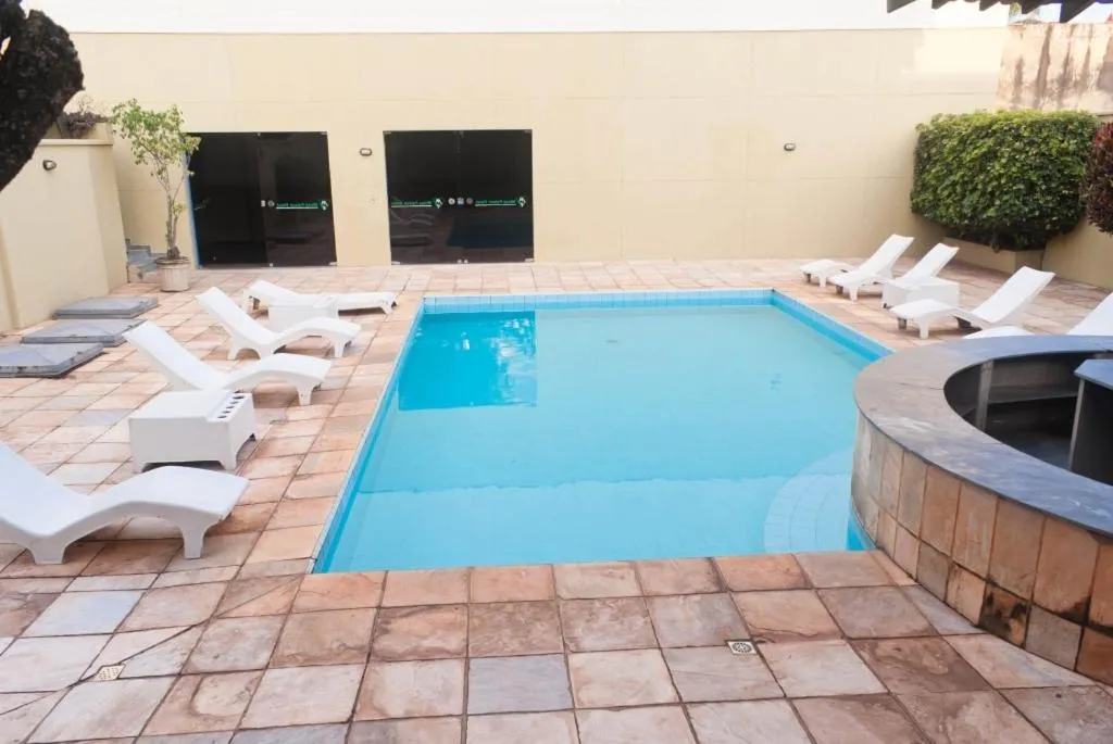 Swimming pool in Minas Palace Hotel
