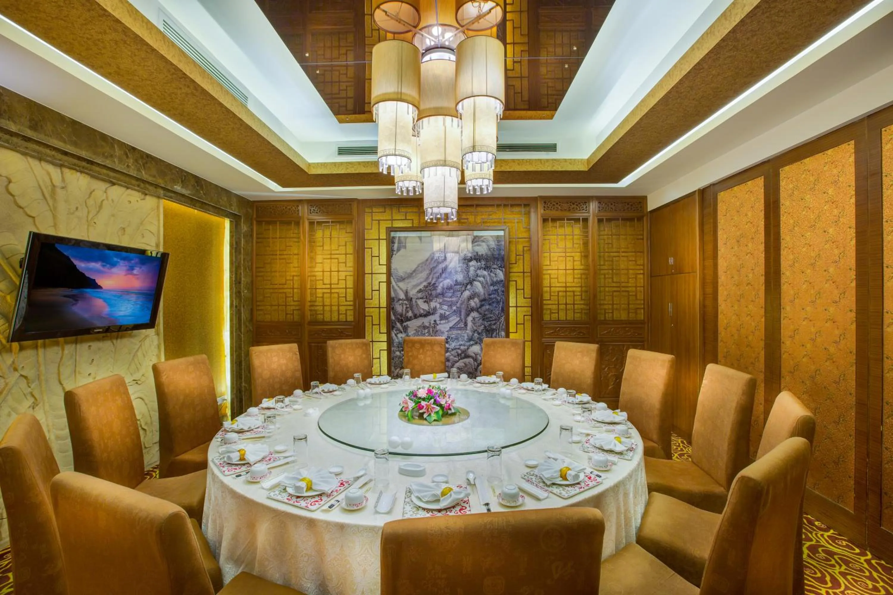 Restaurant/places to eat in Hanoi Hotel