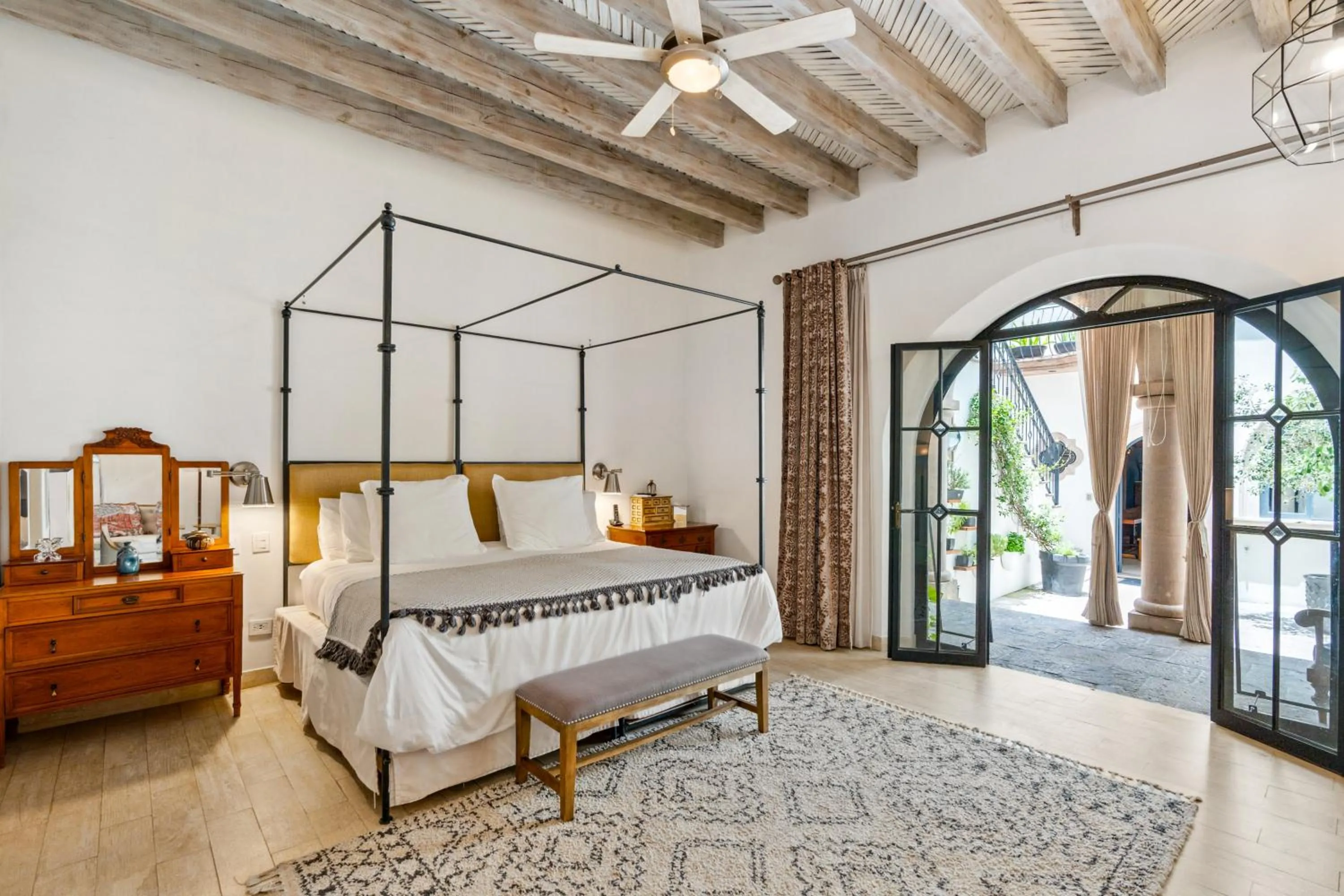 Bedroom, Bed in Casa Delphine