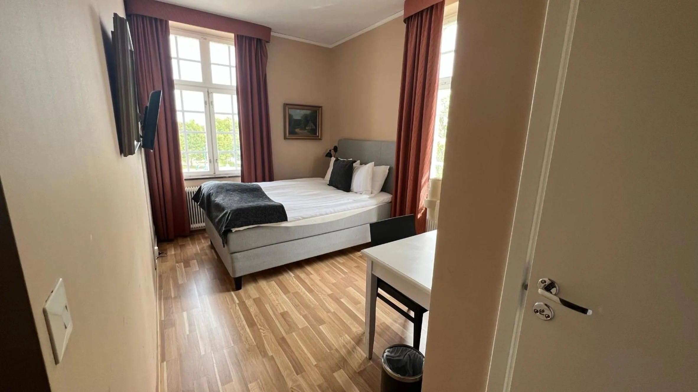 Photo of the whole room, Bed in Eksjö Stadshotell