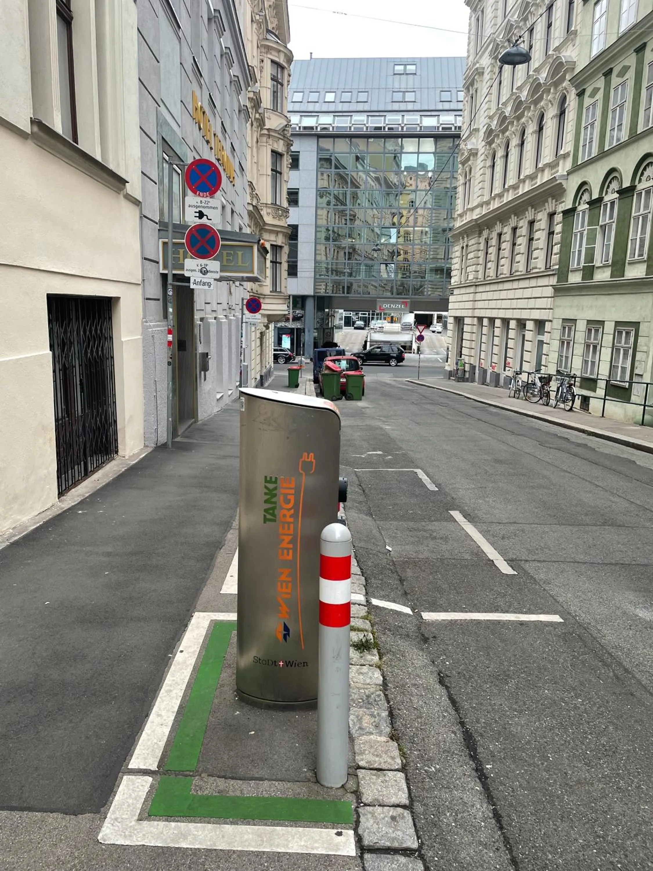 Facade/entrance in Hotel Terminus
