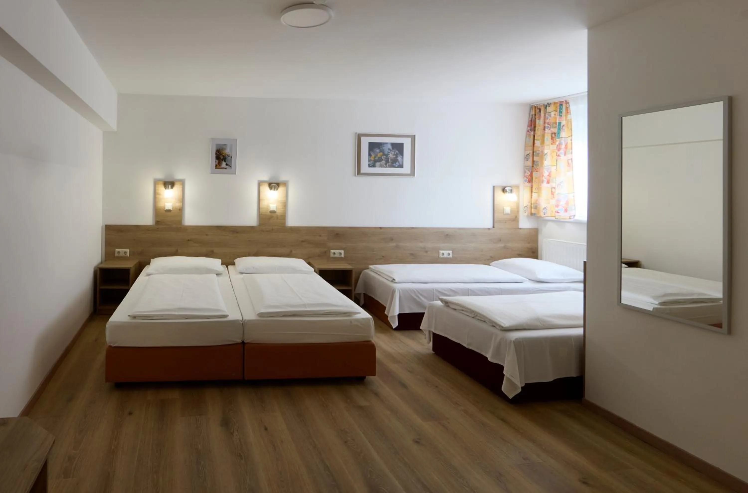 Bed in Hotel Terminus