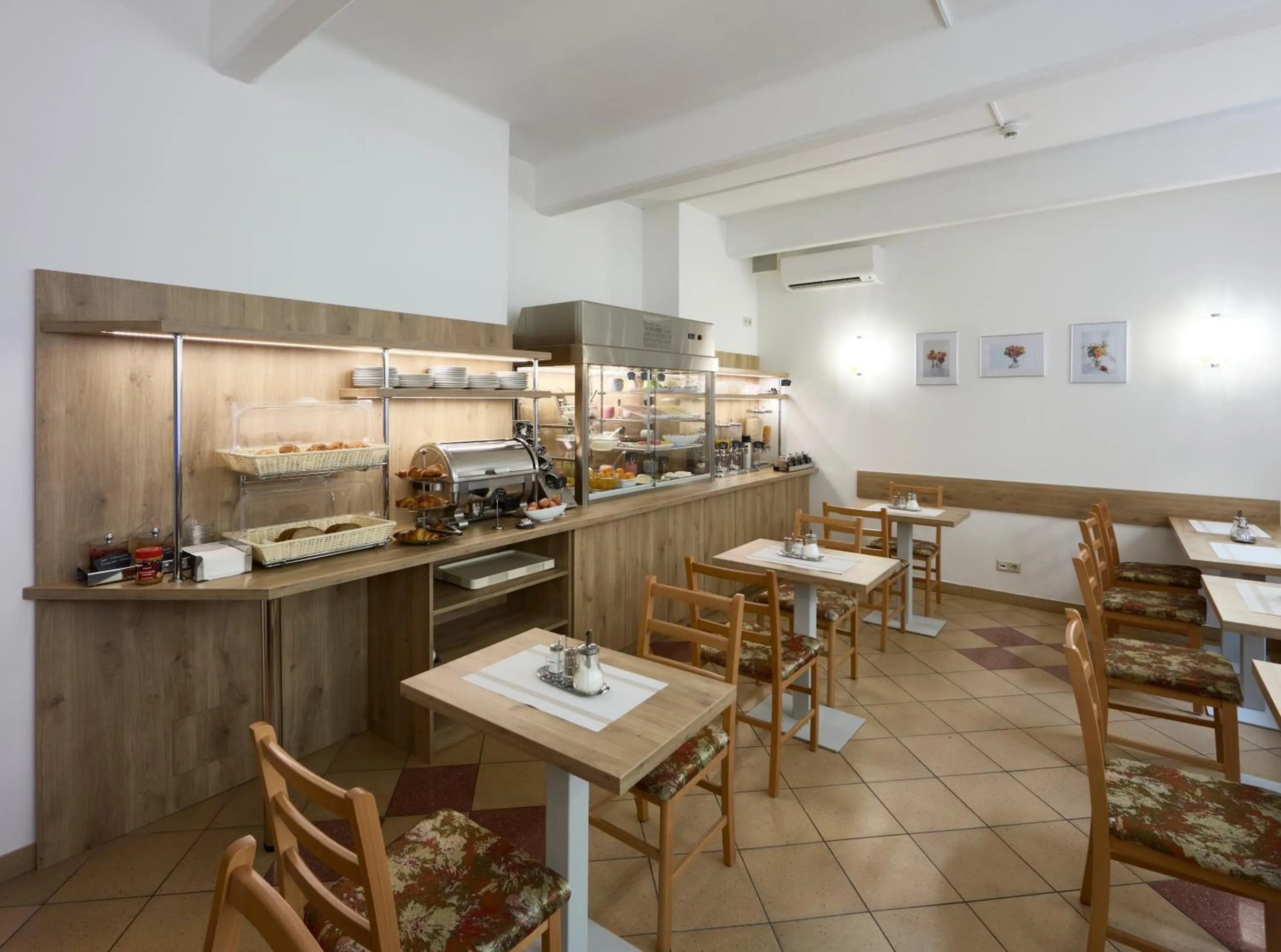 Food and drinks in Hotel Terminus