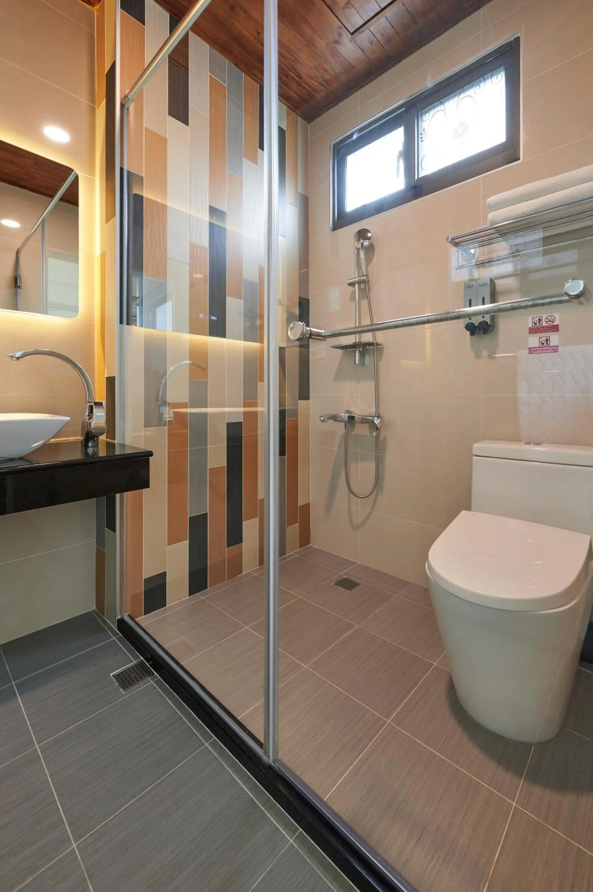 Toilet in Avenue B&B