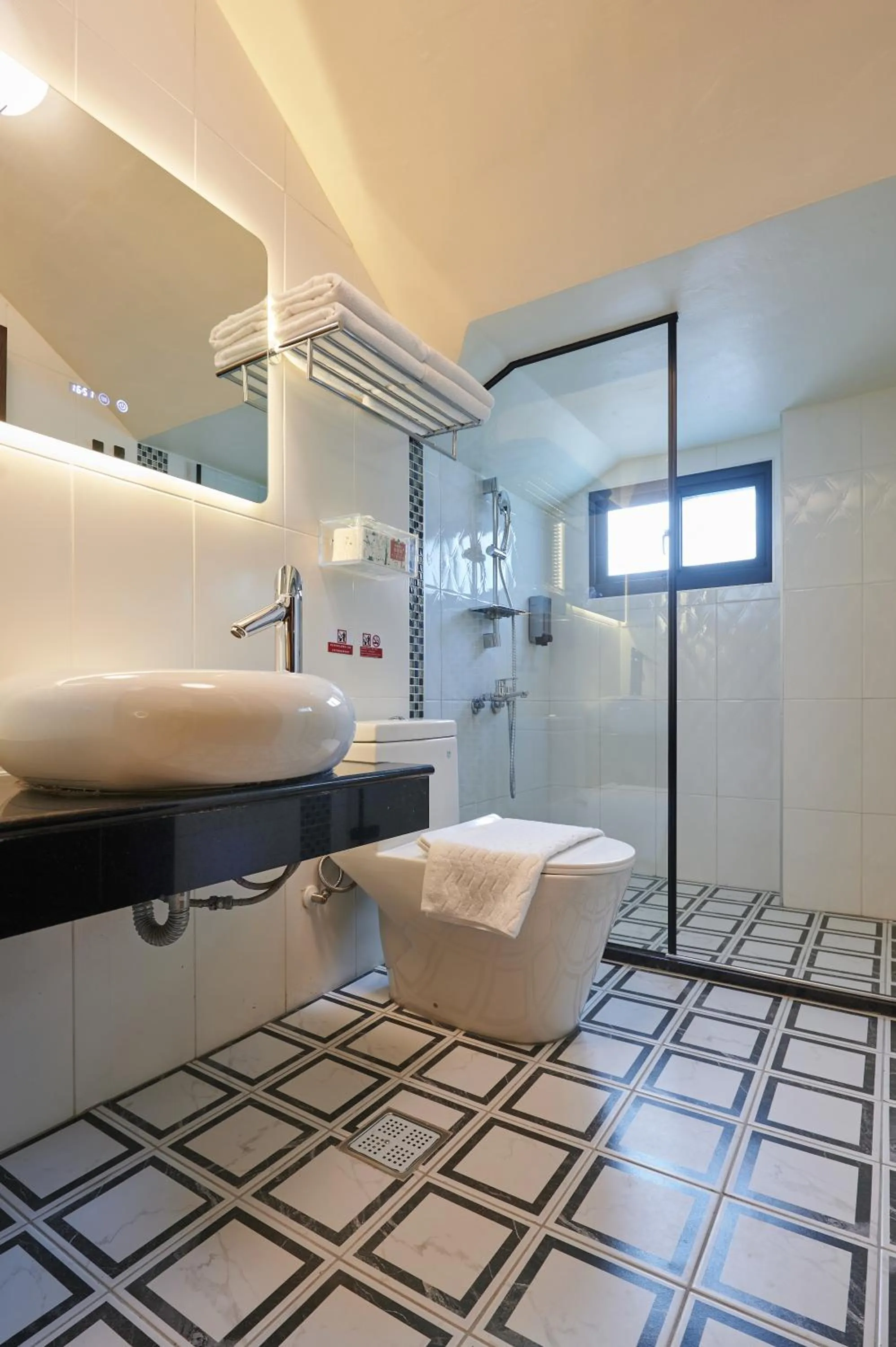 Toilet in Avenue B&B