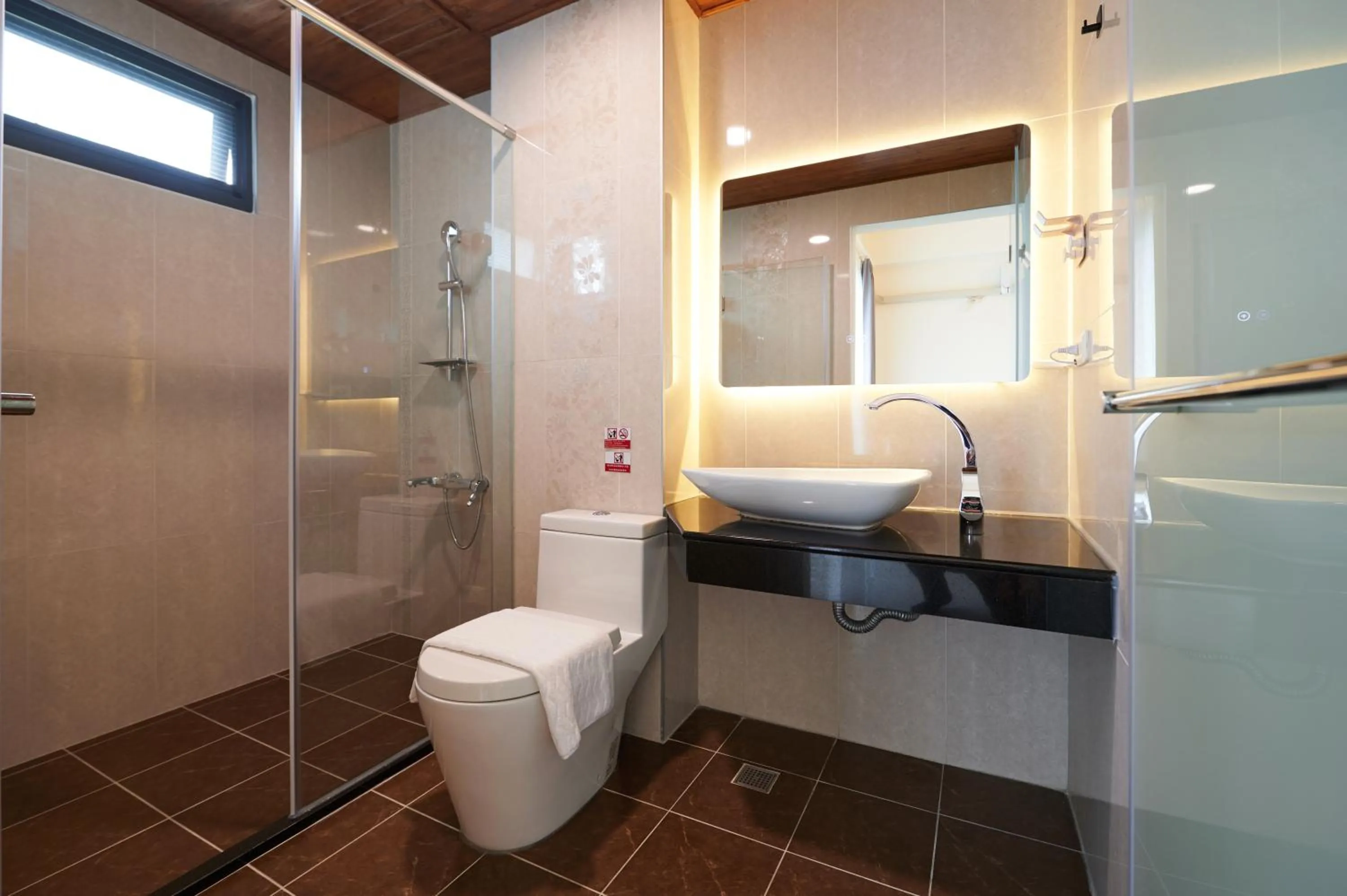 Toilet in Avenue B&B