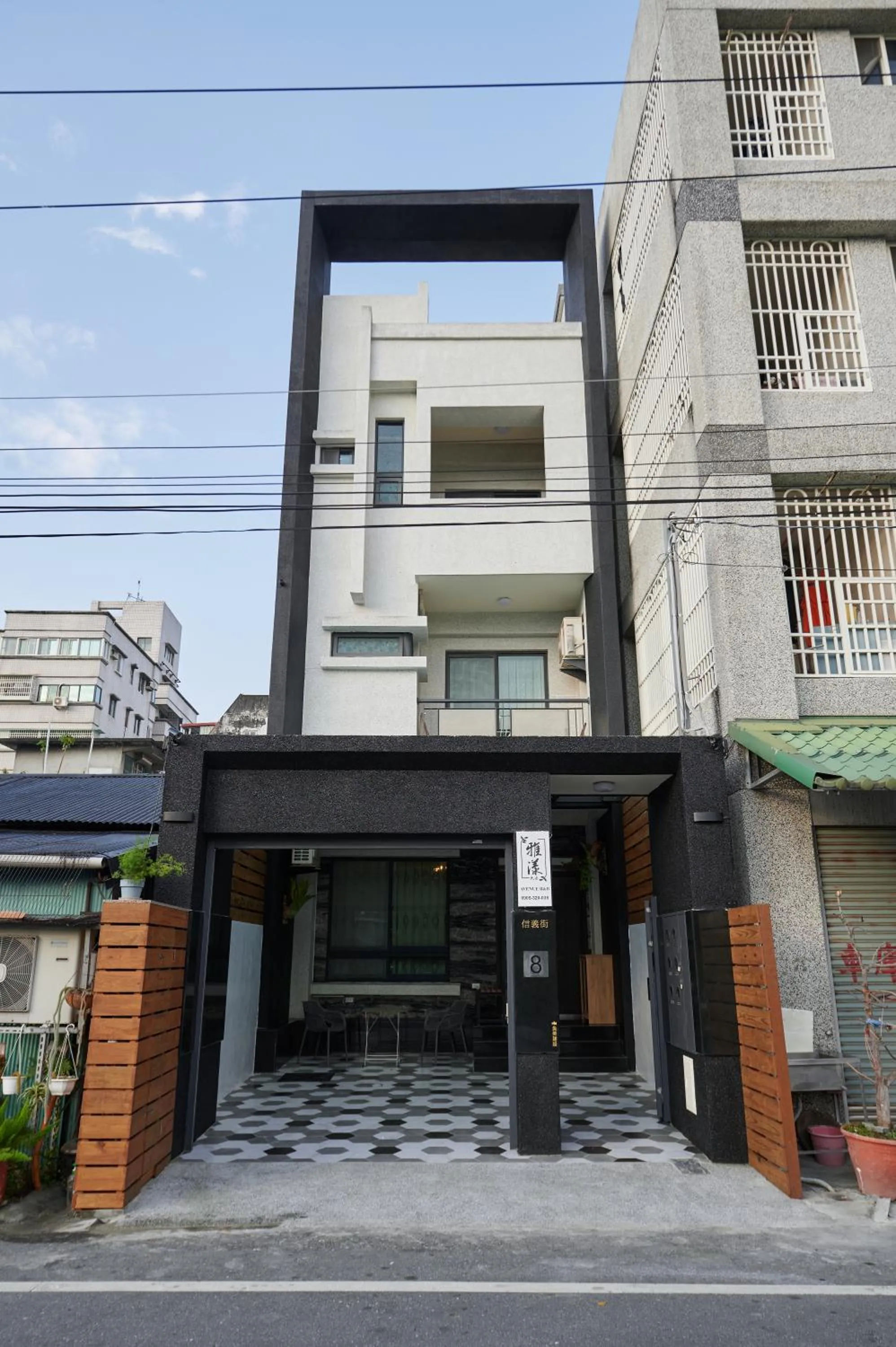 Property building in Avenue B&B