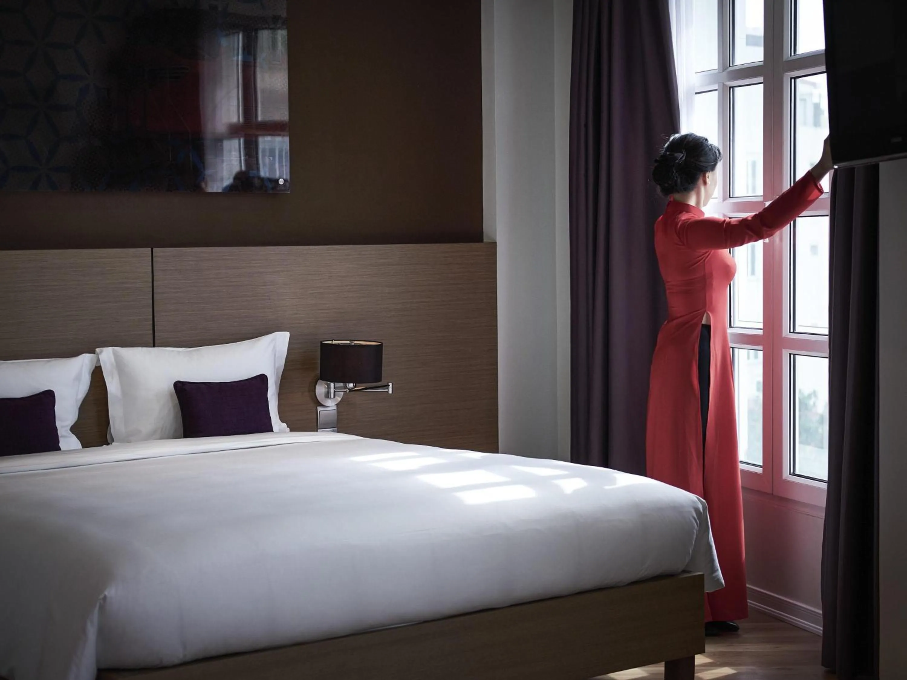 Bedroom, Bed in Mercure Hanoi La Gare Hotel