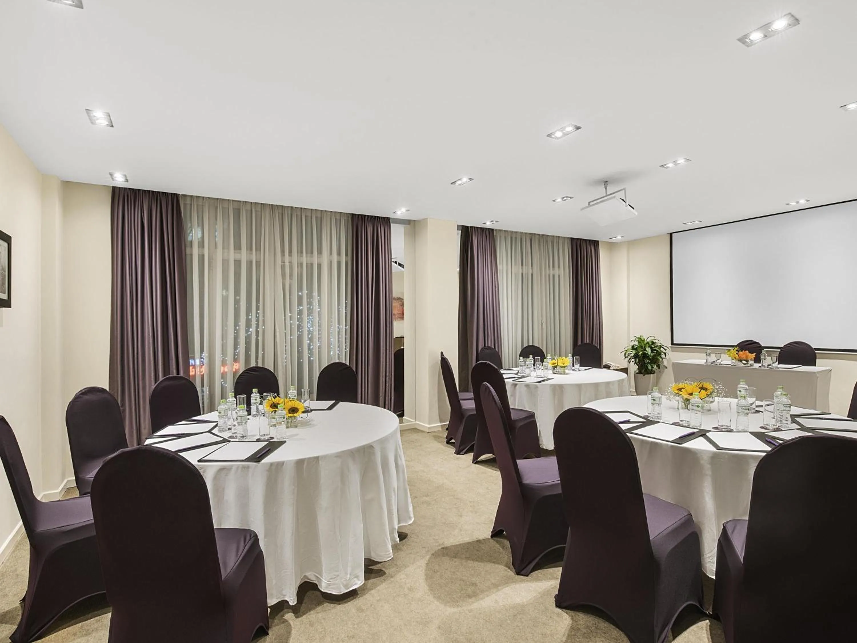 Business facilities in Mercure Hanoi La Gare Hotel