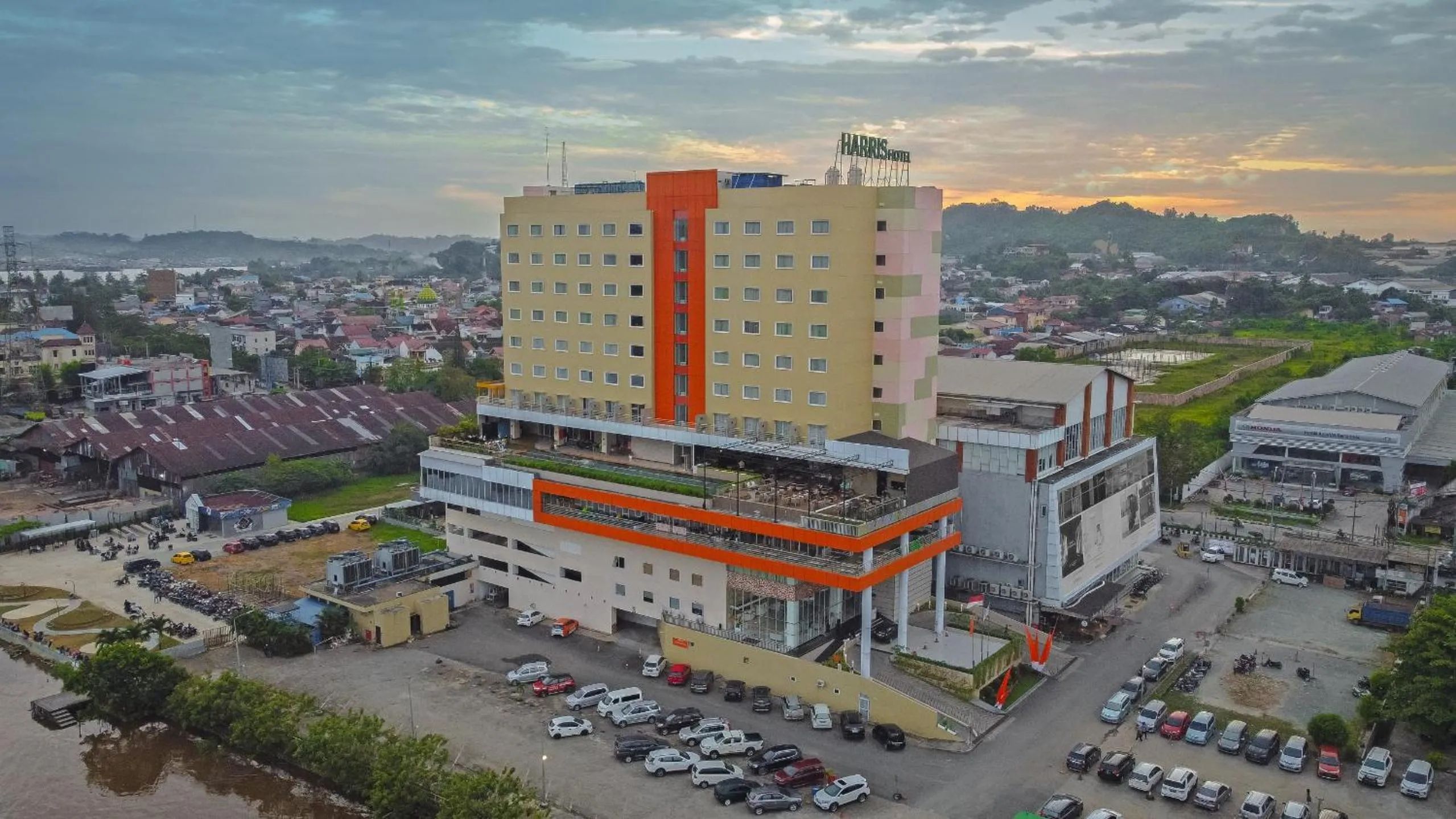 Property building in HARRIS Hotel Samarinda