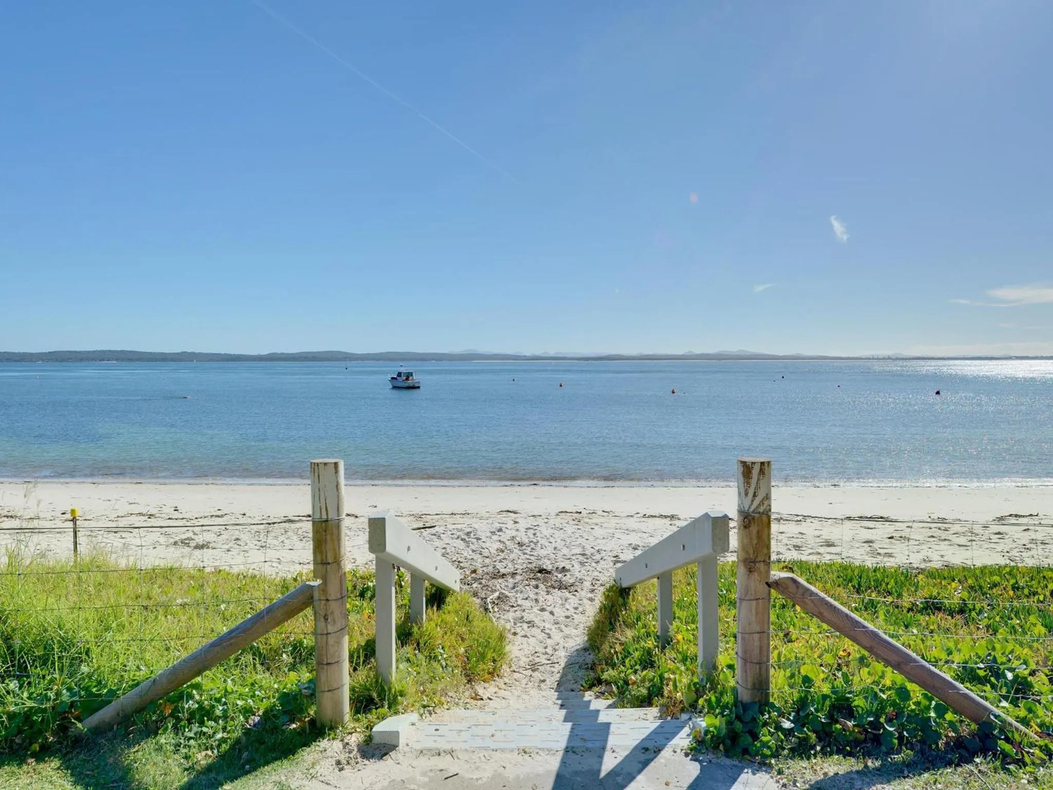 Day in Dutchies Motel Nelson Bay & Dutchmans Beach Apartments