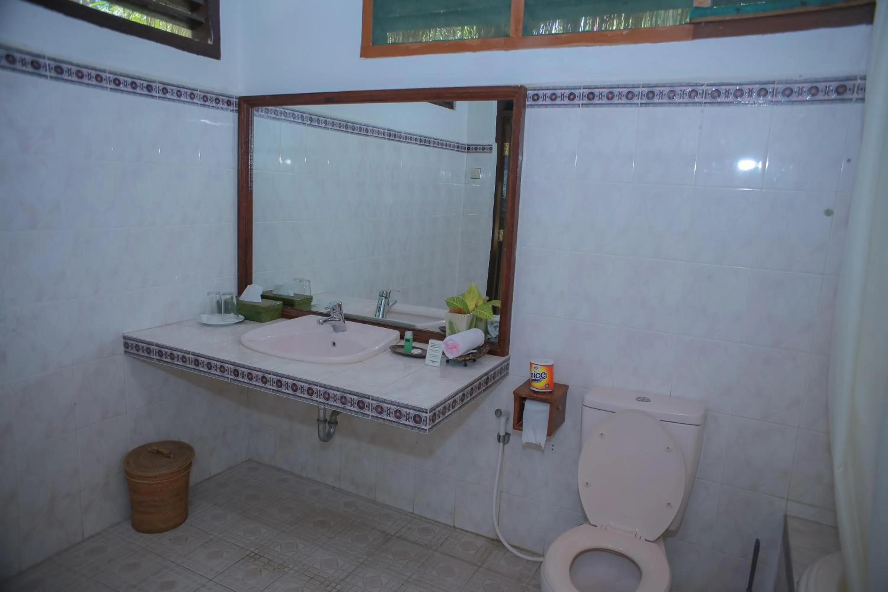 Sea World Club Beach Resort & Dive Center, RESORT THAT SUPPORTS THE POOR