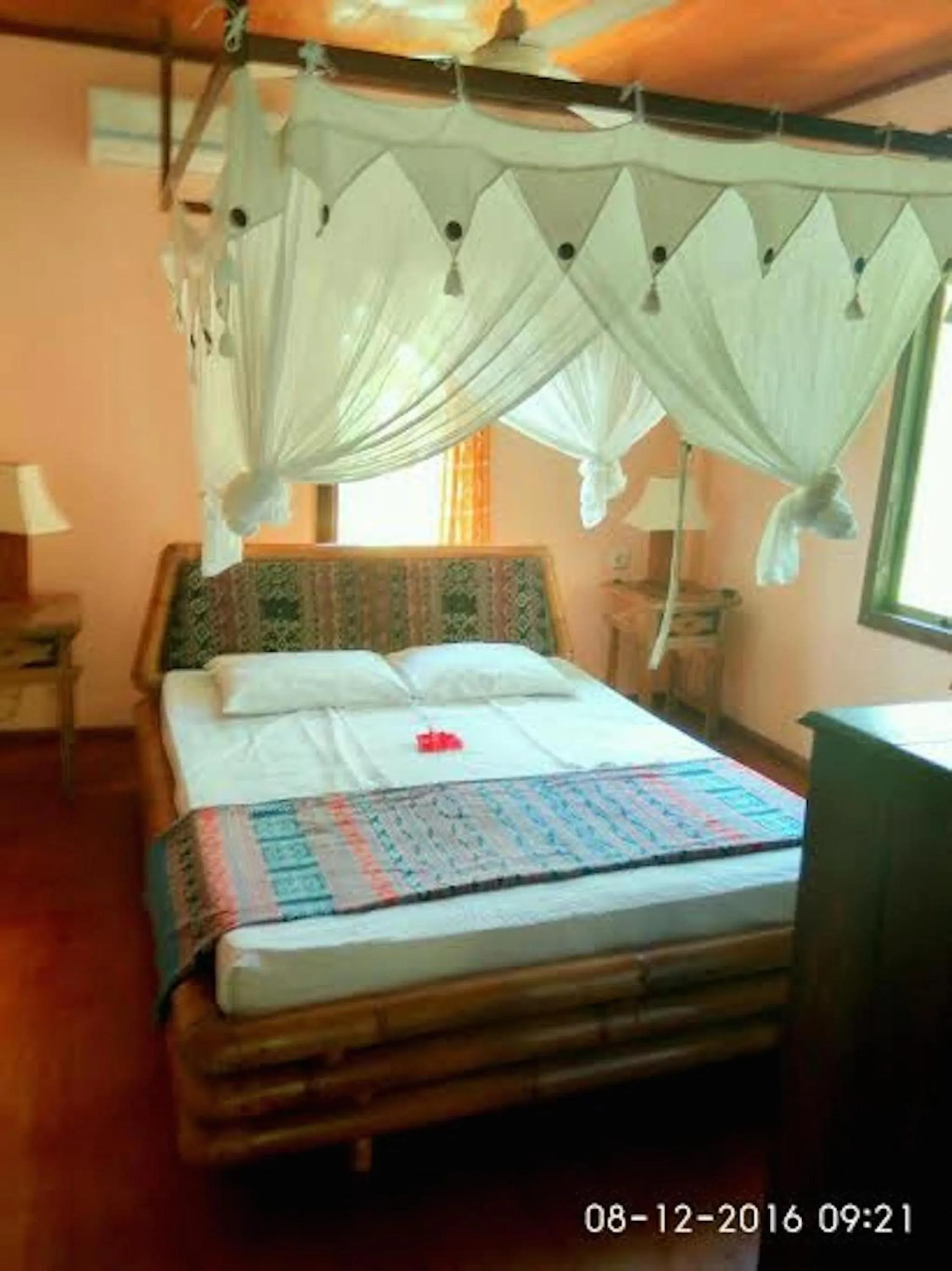 Bedroom, Bed in Sea World Club Beach Resort & Dive Center, RESORT THAT SUPPORTS THE POOR
