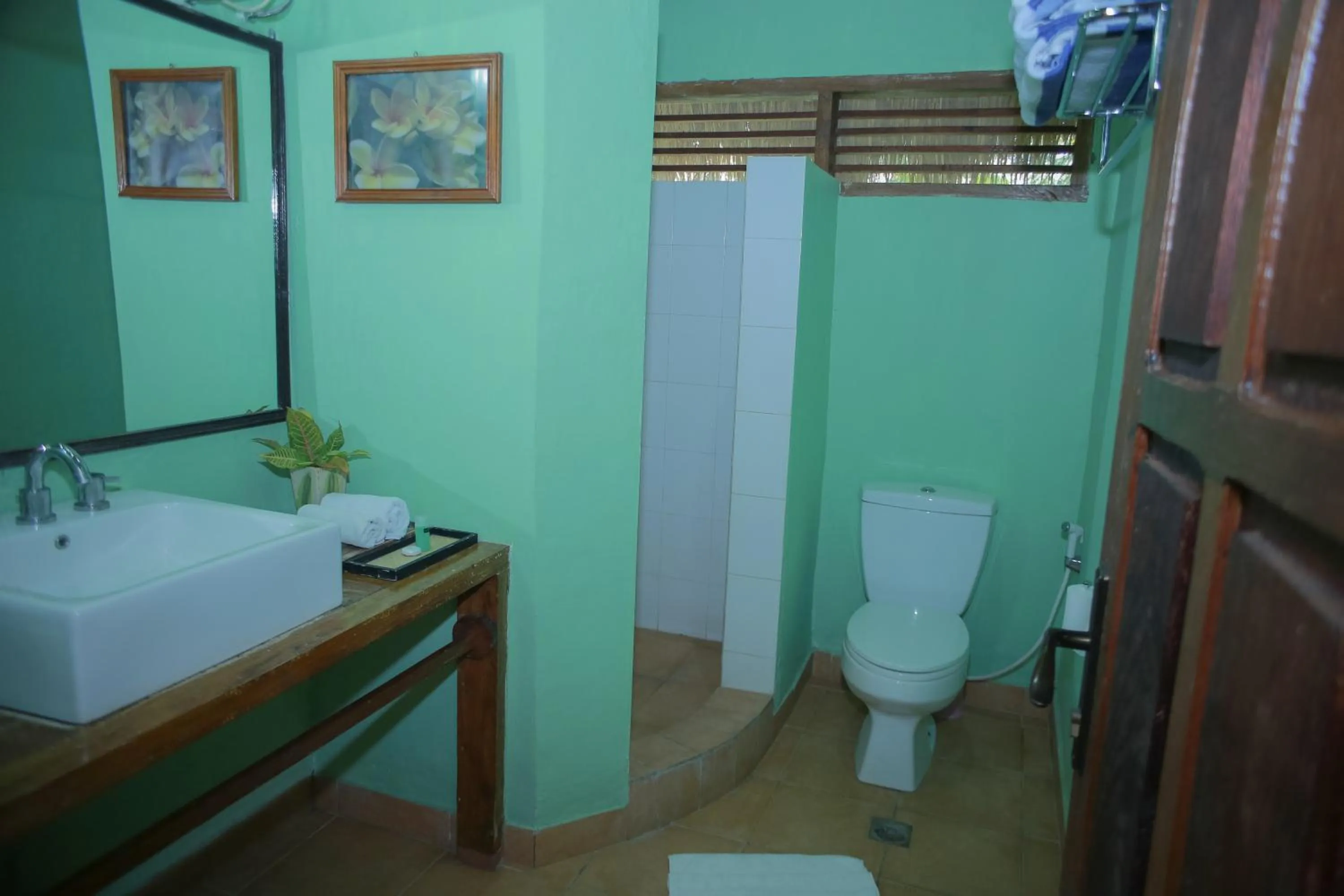 Sea World Club Beach Resort & Dive Center, RESORT THAT SUPPORTS THE POOR