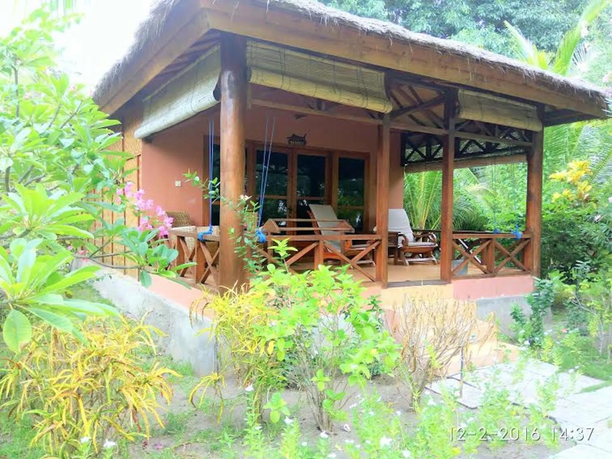 Shower in Sea World Club Beach Resort & Dive Center, RESORT THAT SUPPORTS THE POOR