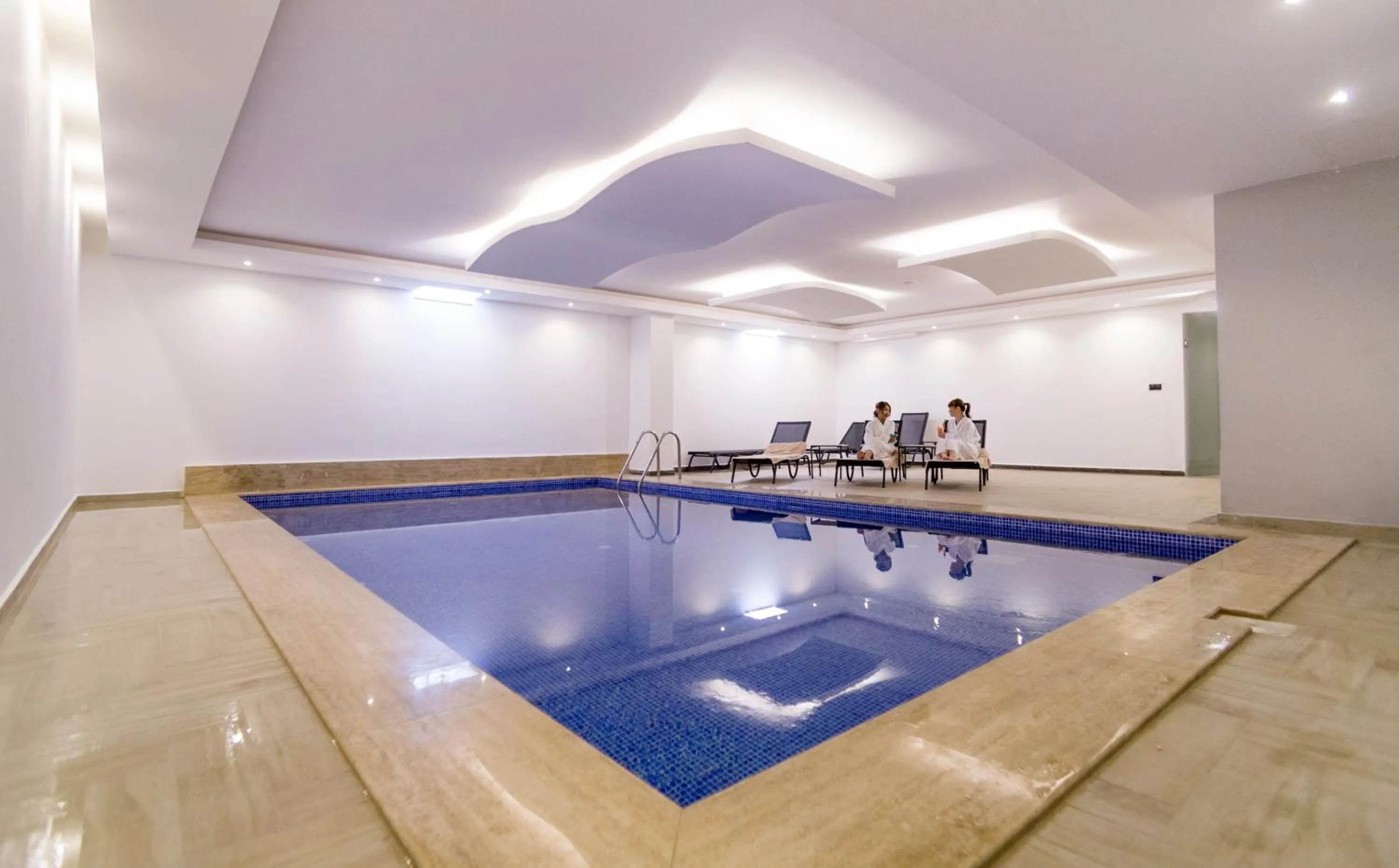 Swimming Pool in Hotel Musho