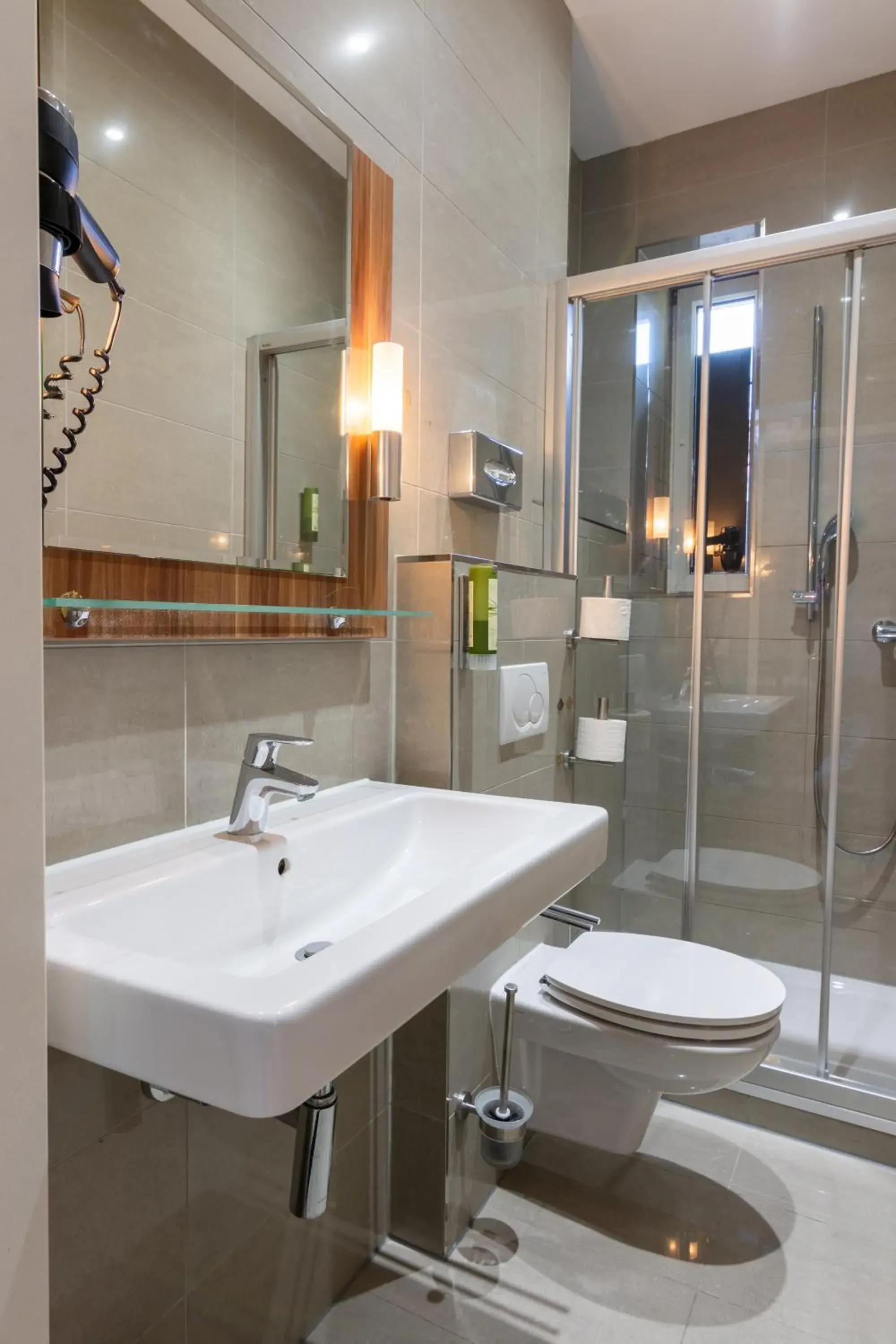 Standard Twin Room in EKONO By Leva Hotel Strasser Standard Twin Room in EKONO By Leva Hotel Strasser