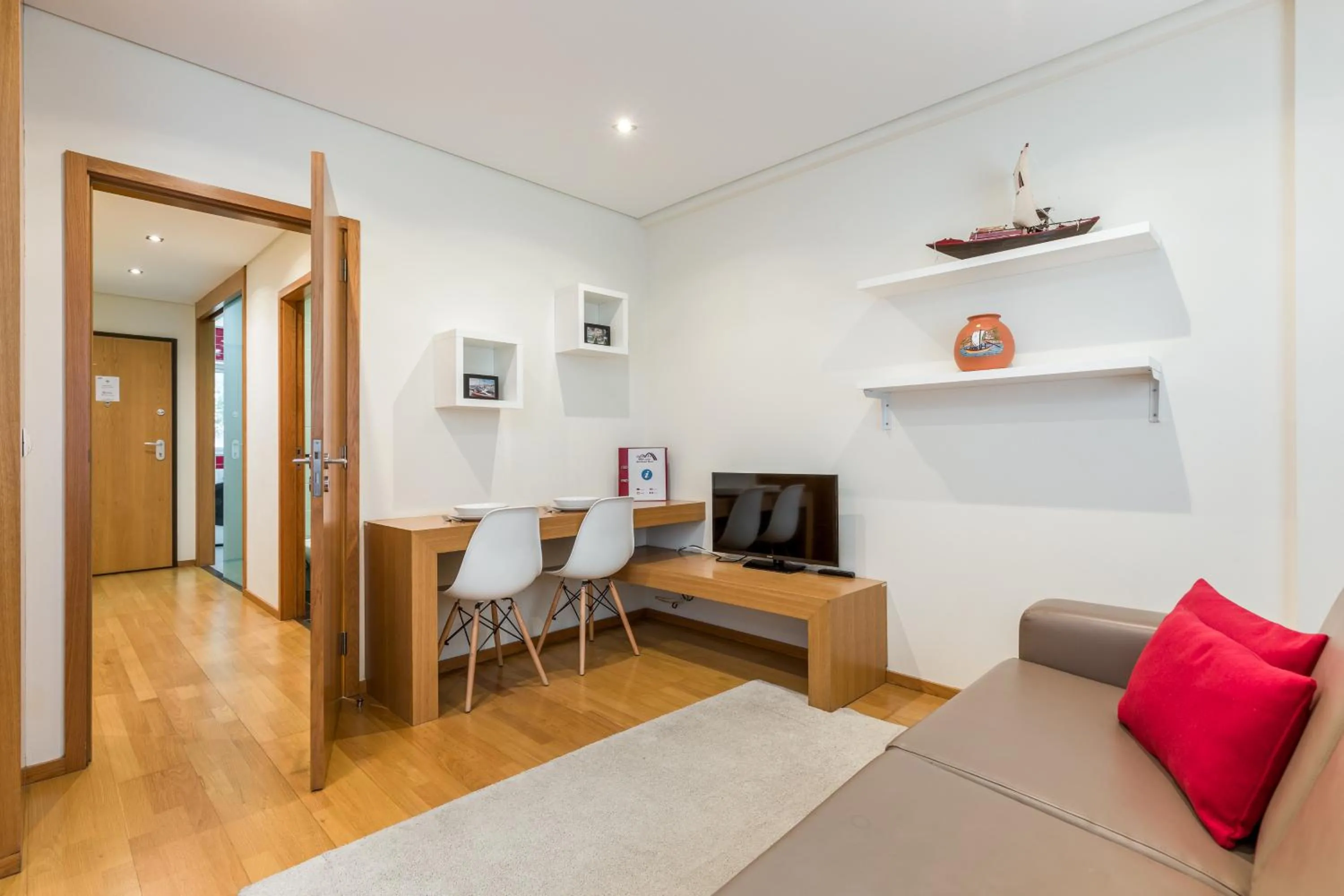 Dining area in BRA.com Apartments Oporto Bonfim