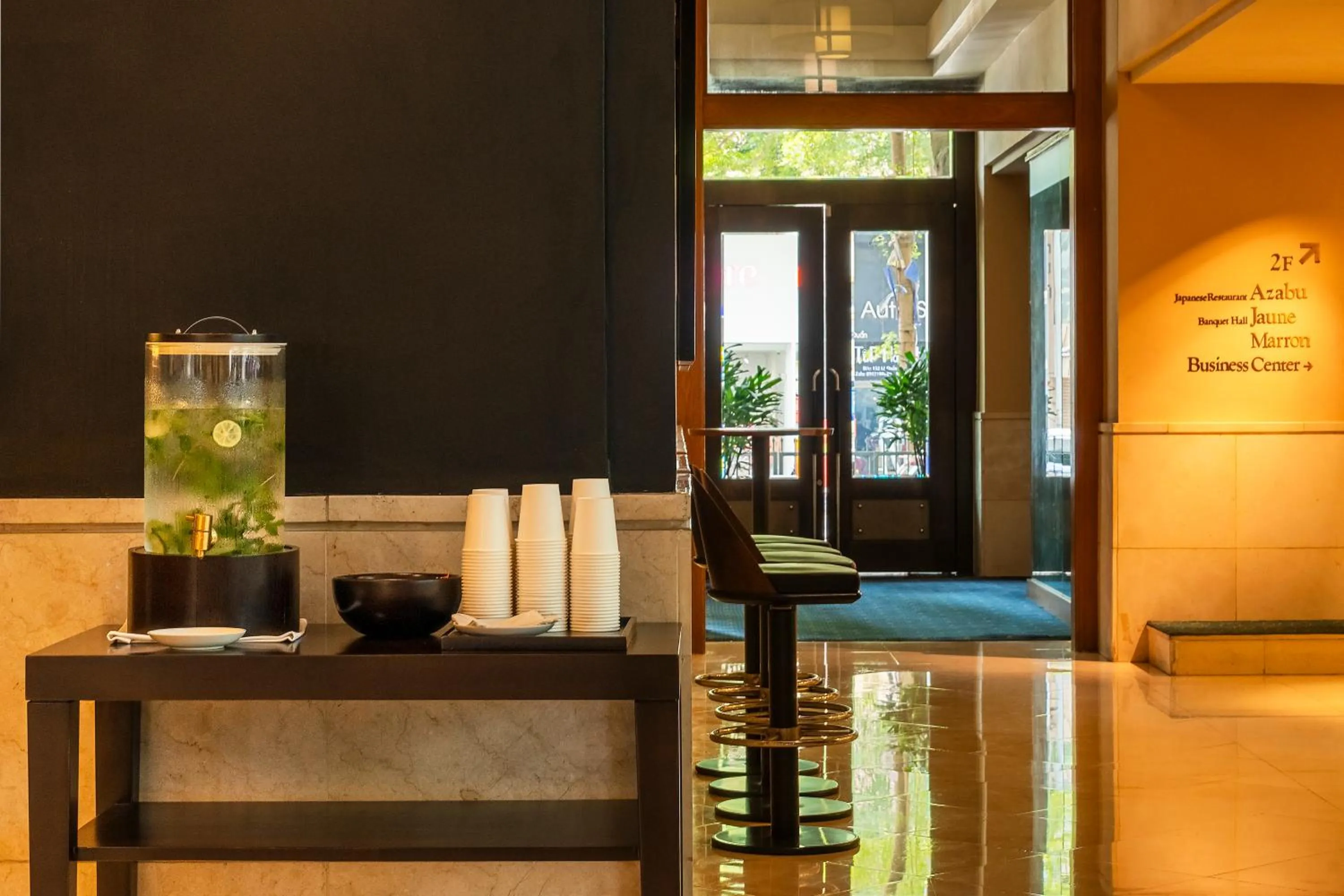 Lobby or reception in Hôtel du Parc Hanoï