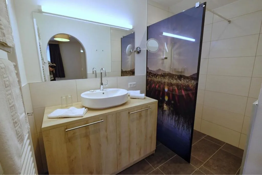 Bathroom in Haus Karnia Appartements & Zimmer