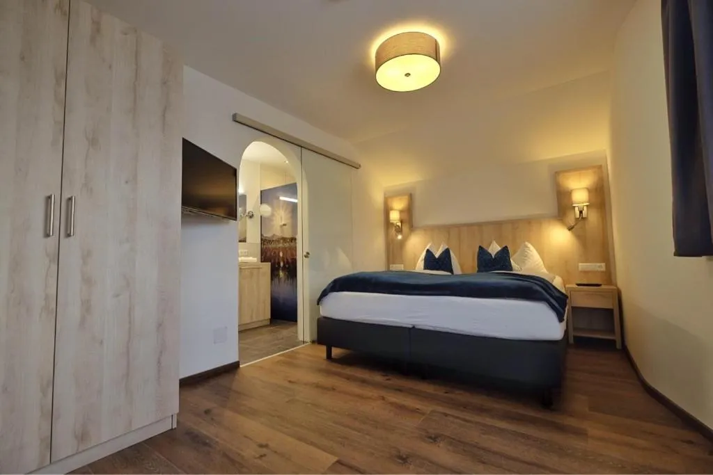Photo of the whole room, Bed in Haus Karnia Appartements & Zimmer