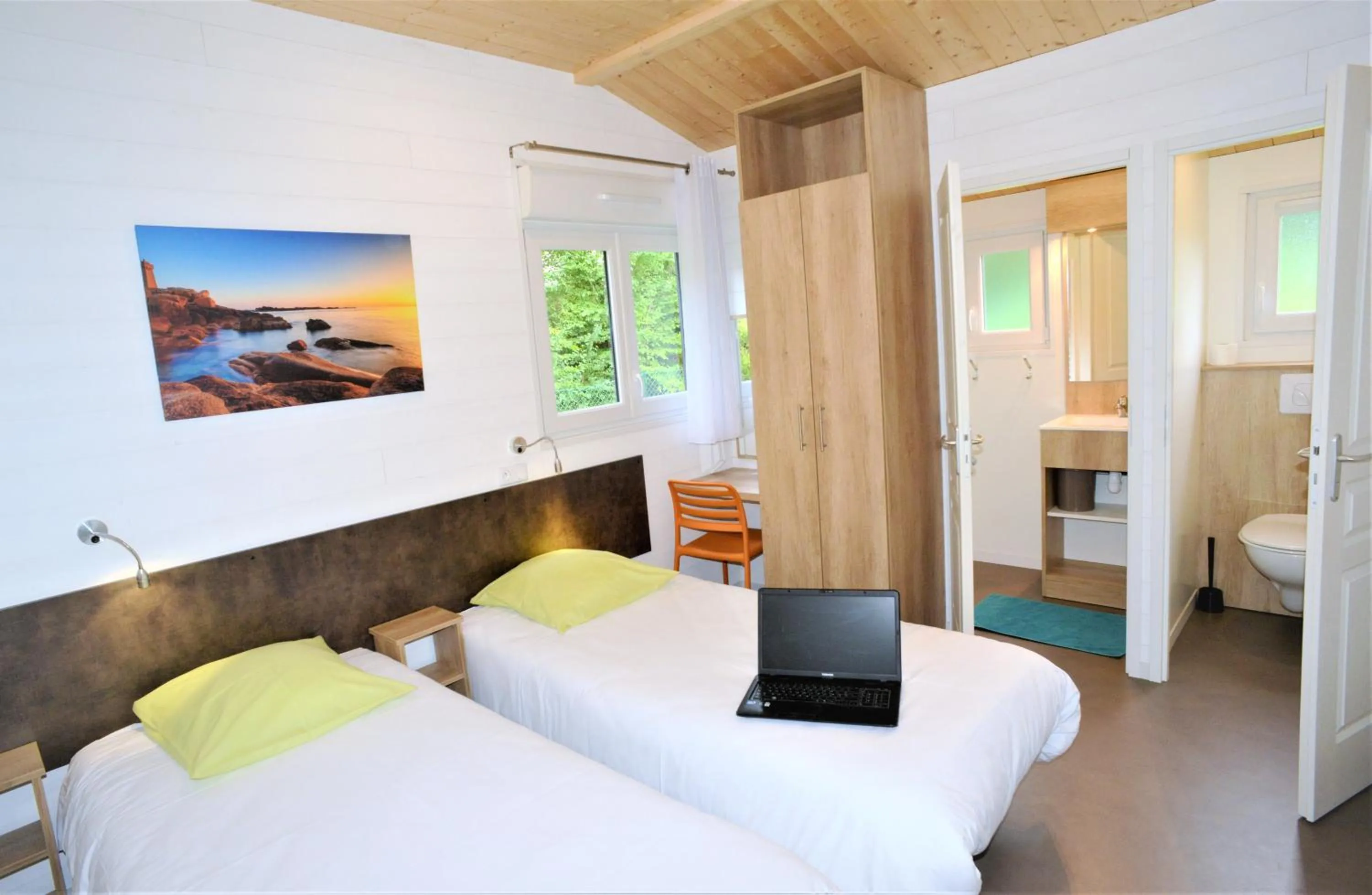 Bed in Camping Le Val de Landrouet