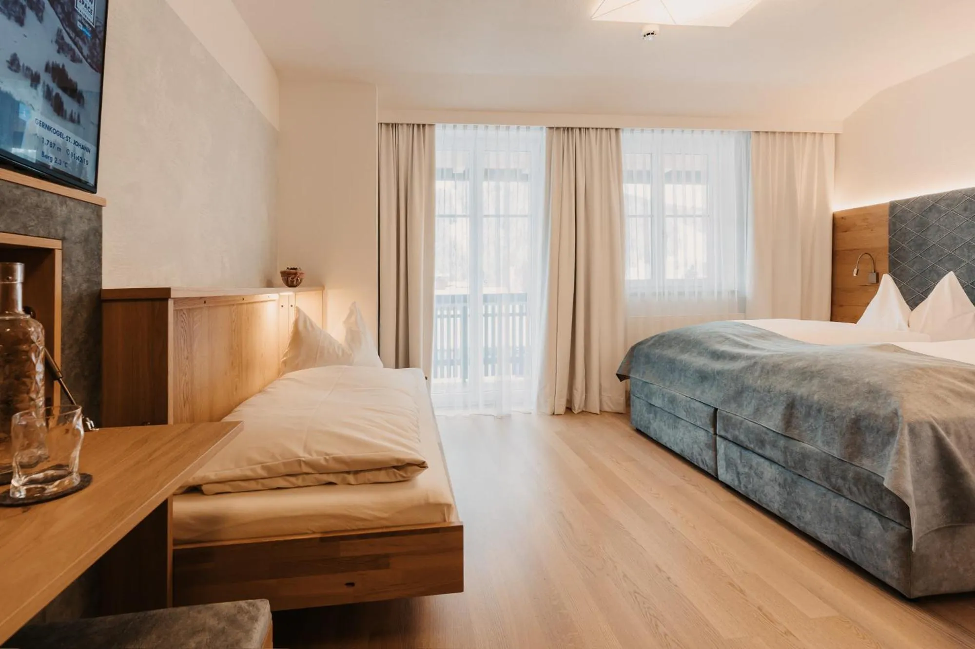 Photo of the whole room, Bed in Alpina Wagrain