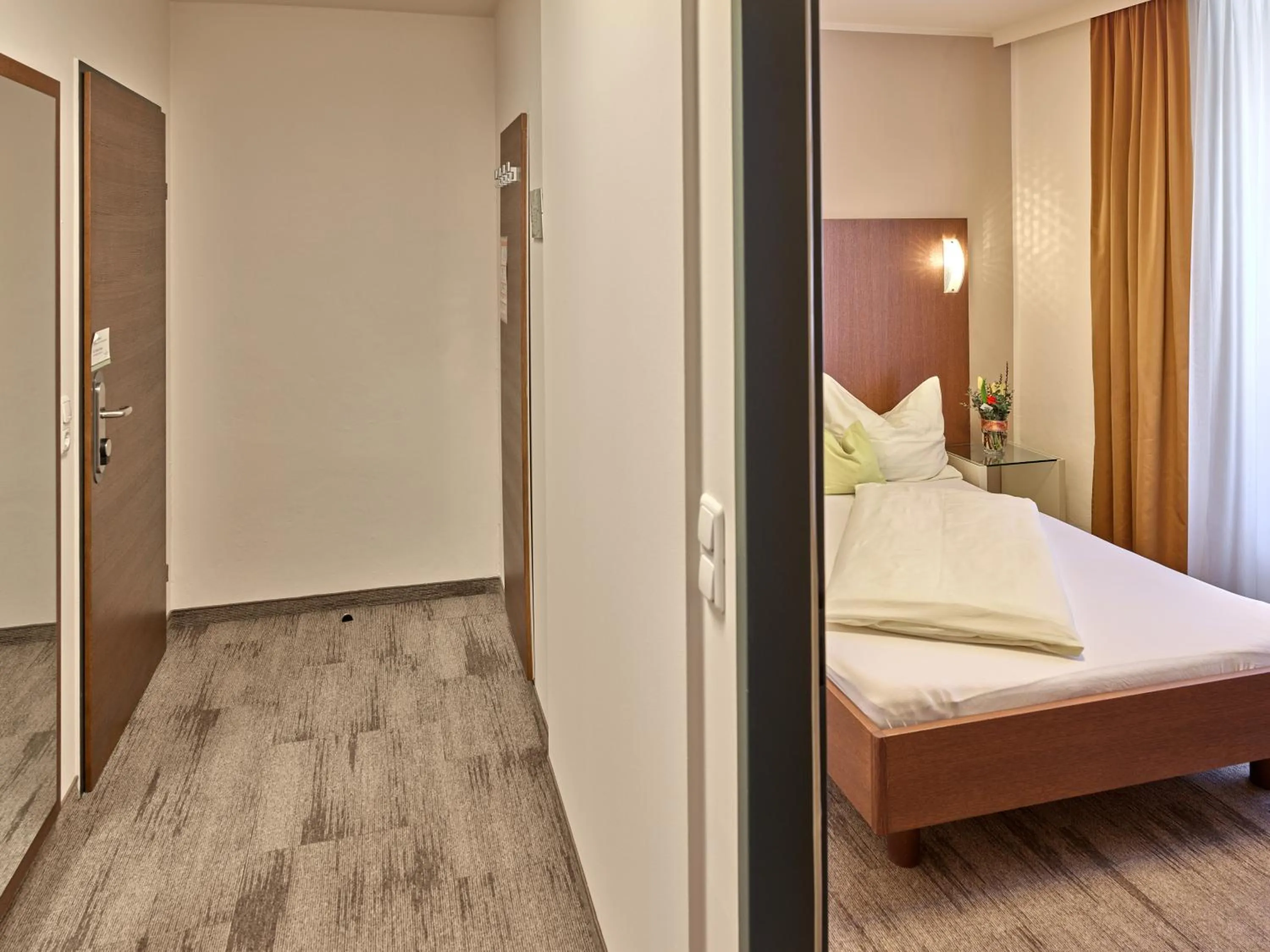 Photo of the whole room, Bed in Stadthotel Schärding