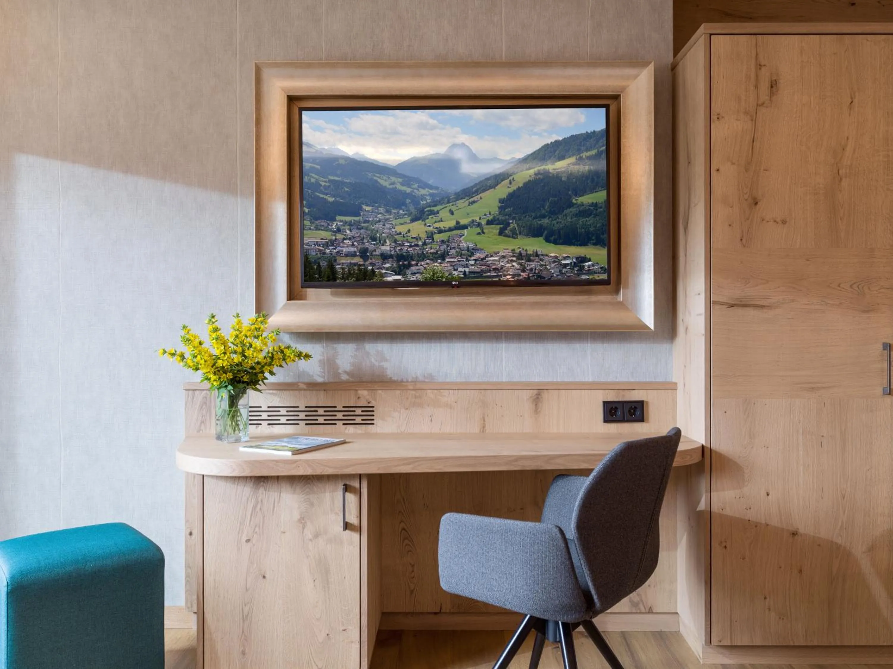 TV and multimedia in Hotel Zentral ****superior