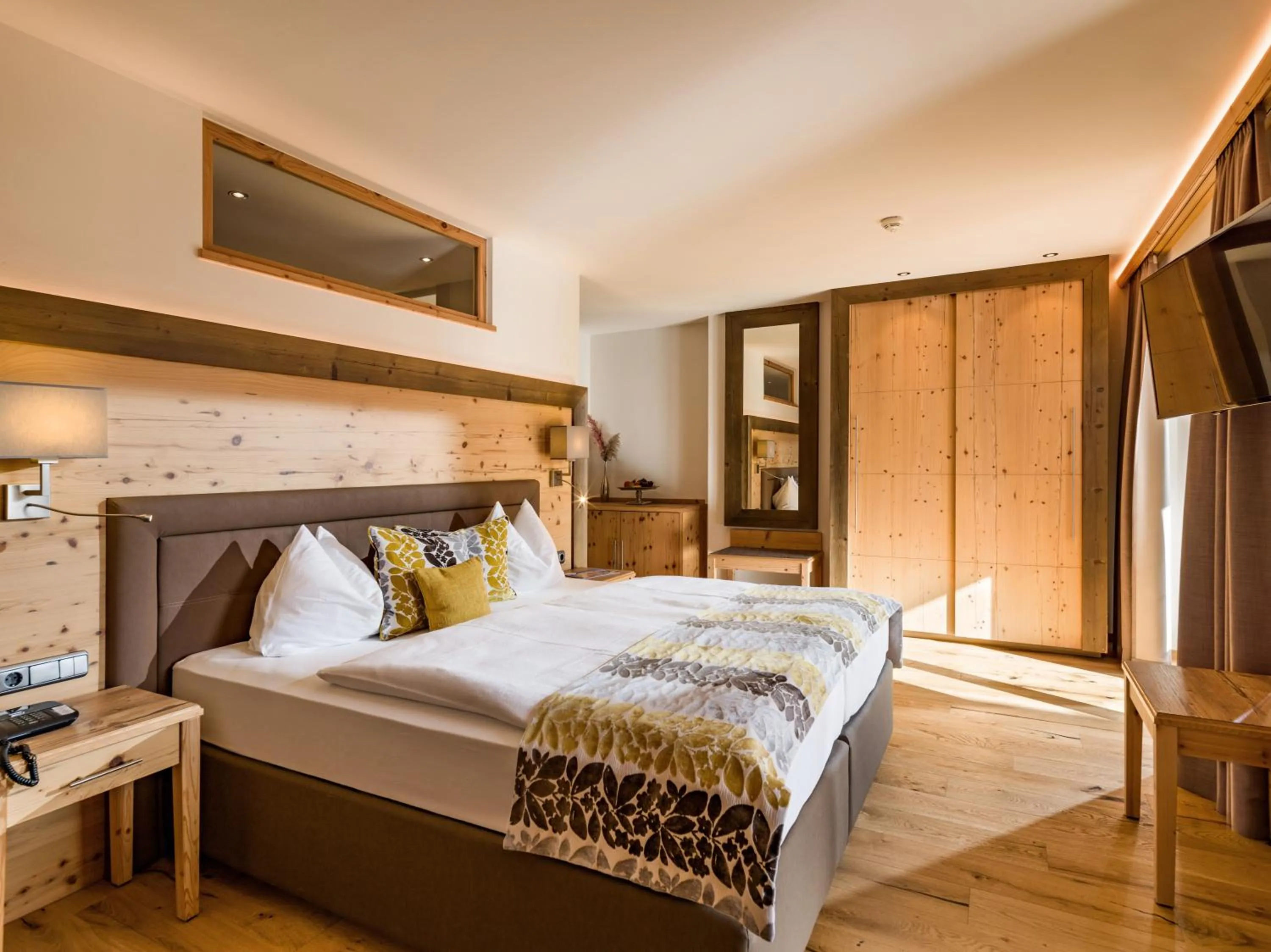 Bedroom, Bed in Hotel Zentral ****superior