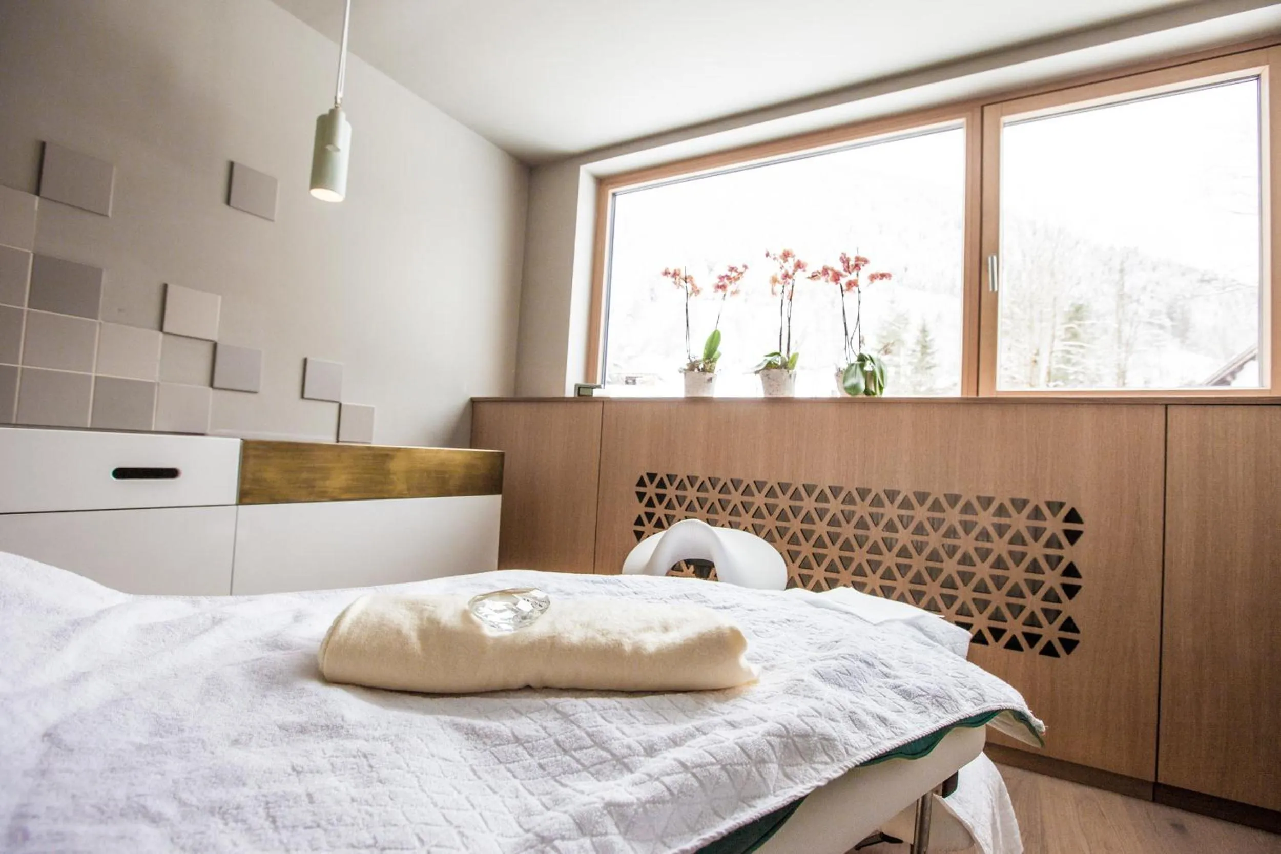 Day, Bed in Walliserhof