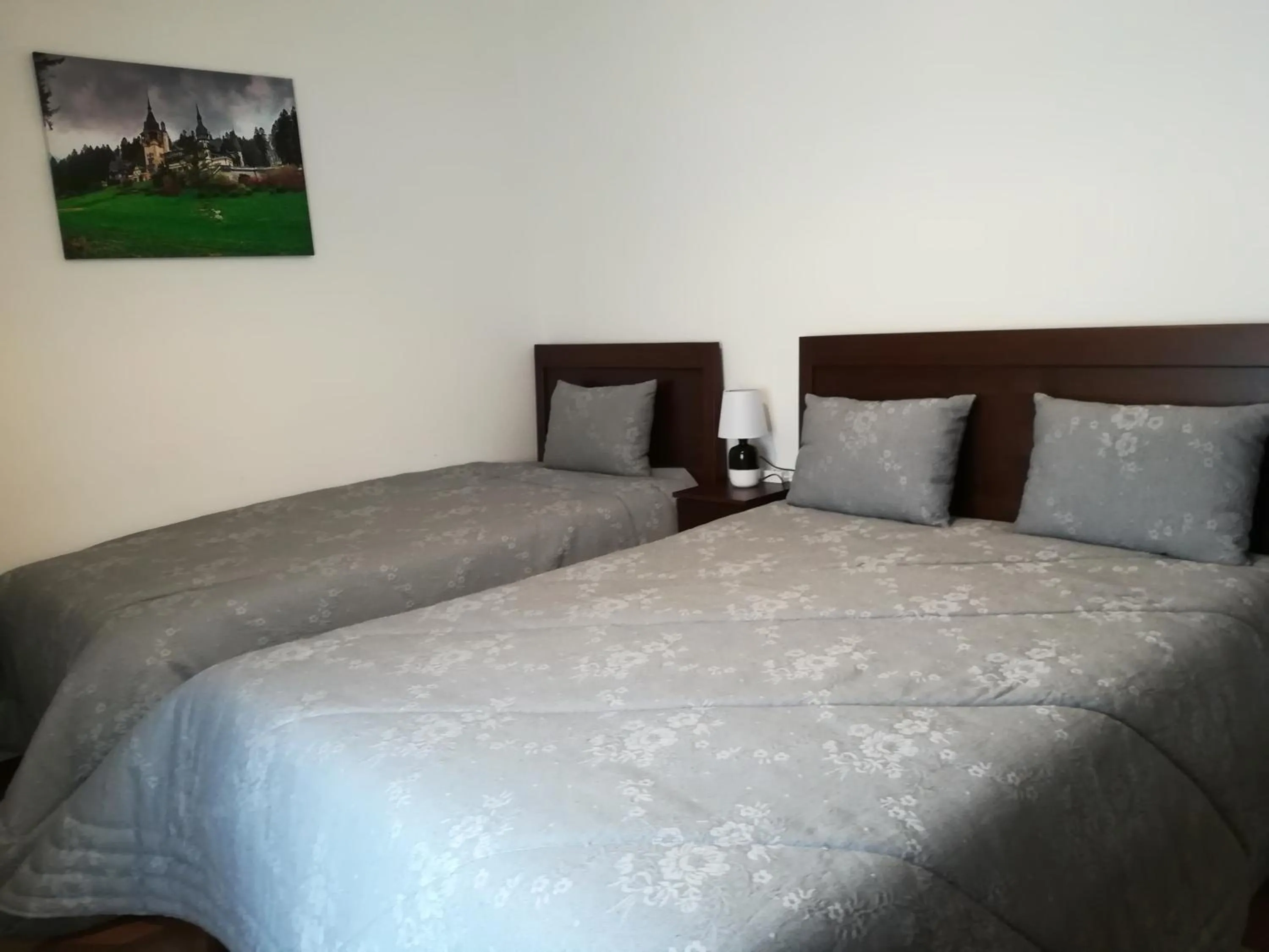 Photo of the whole room, Bed in Vina's Place